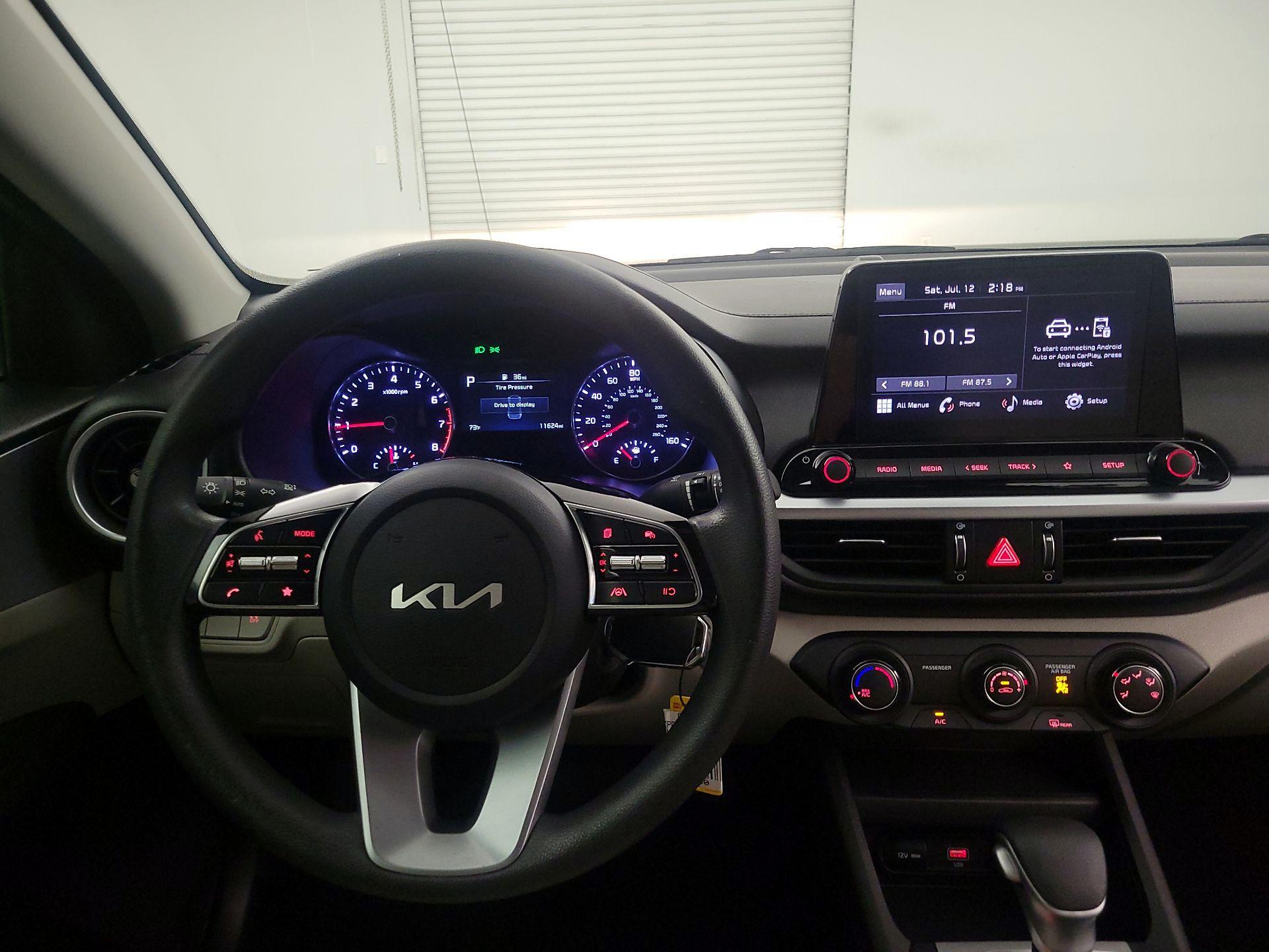 Thumbnail: 2023 Kia Forte - 9