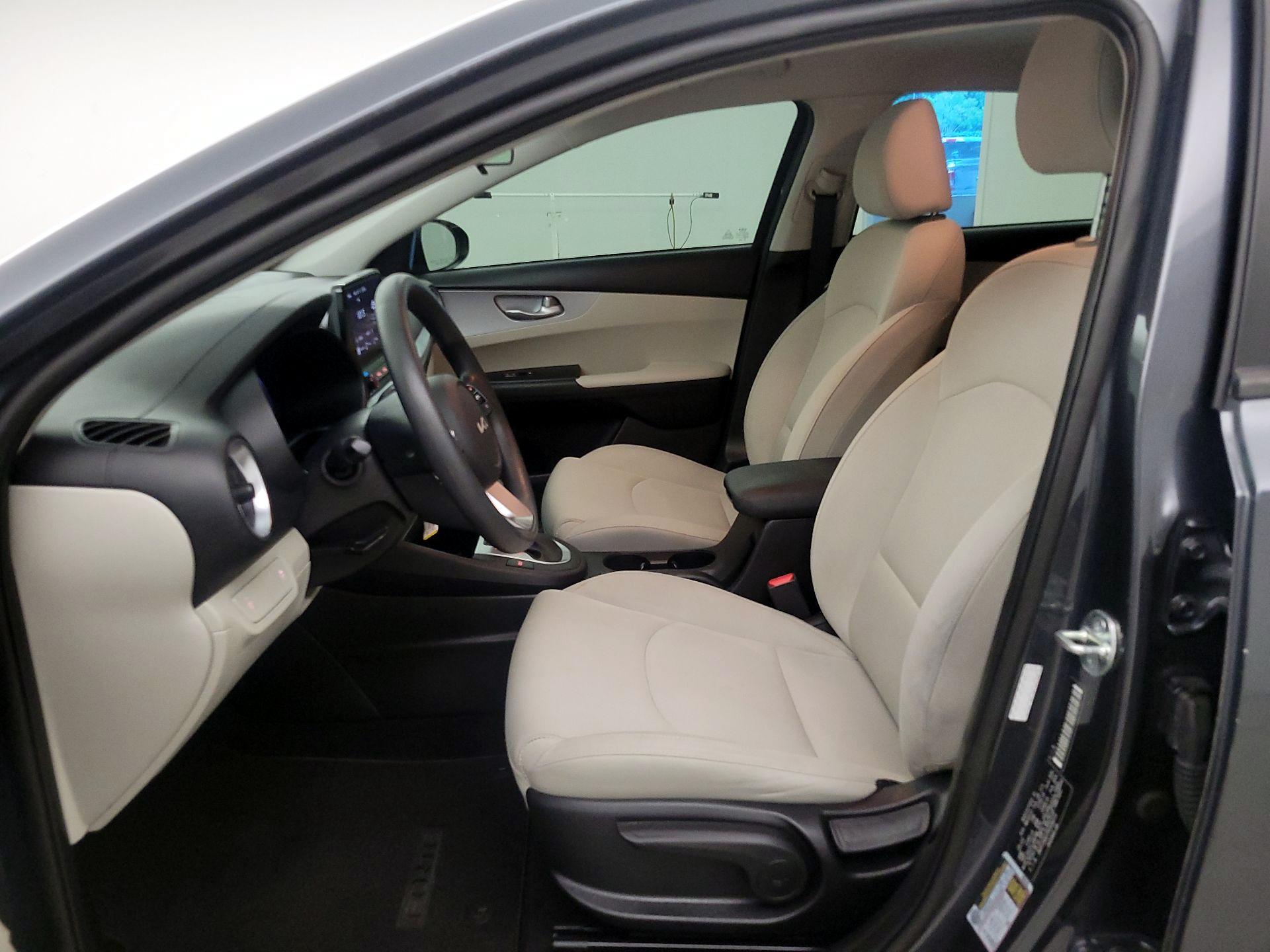 Thumbnail: 2023 Kia Forte - 11