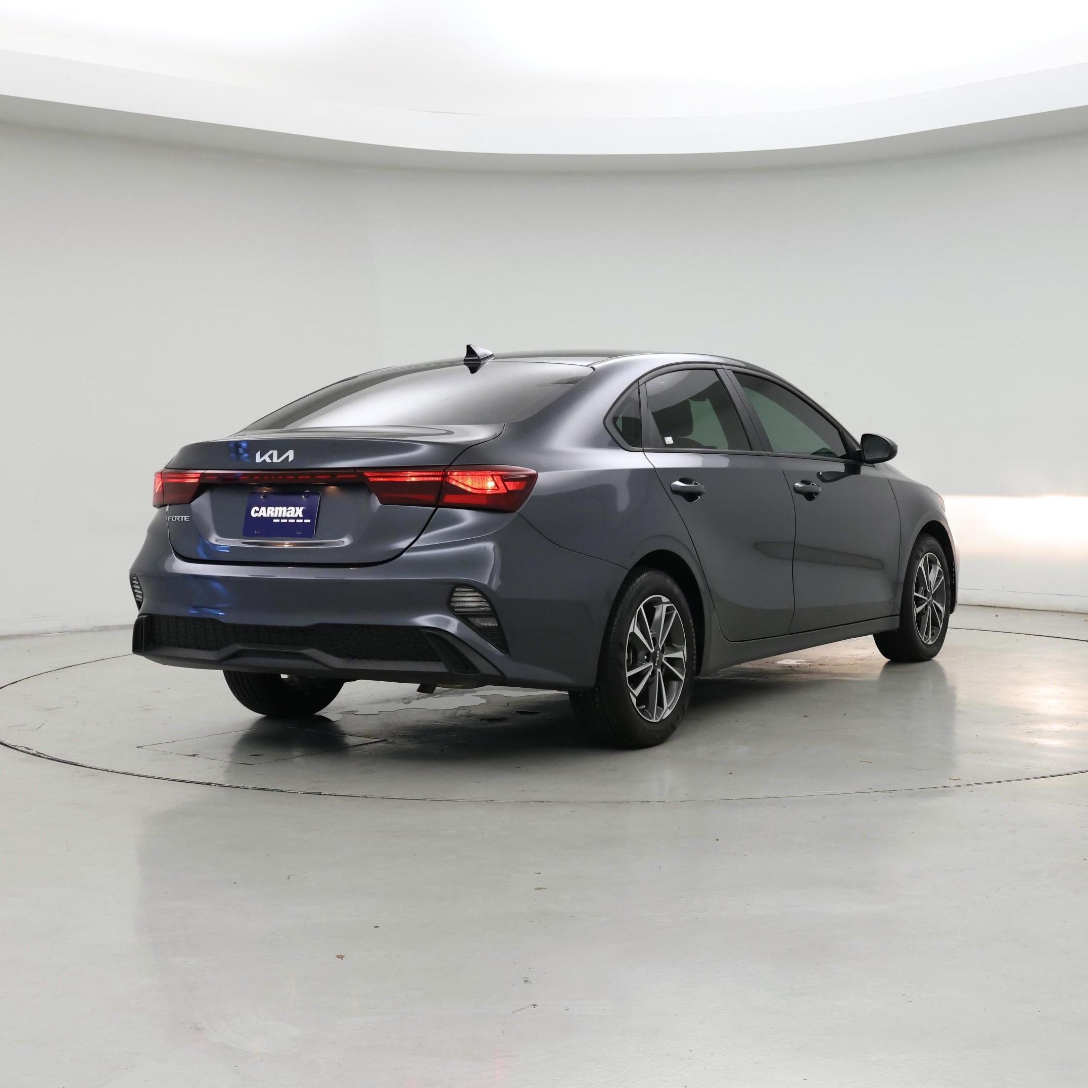 Thumbnail: 2023 Kia Forte - 8