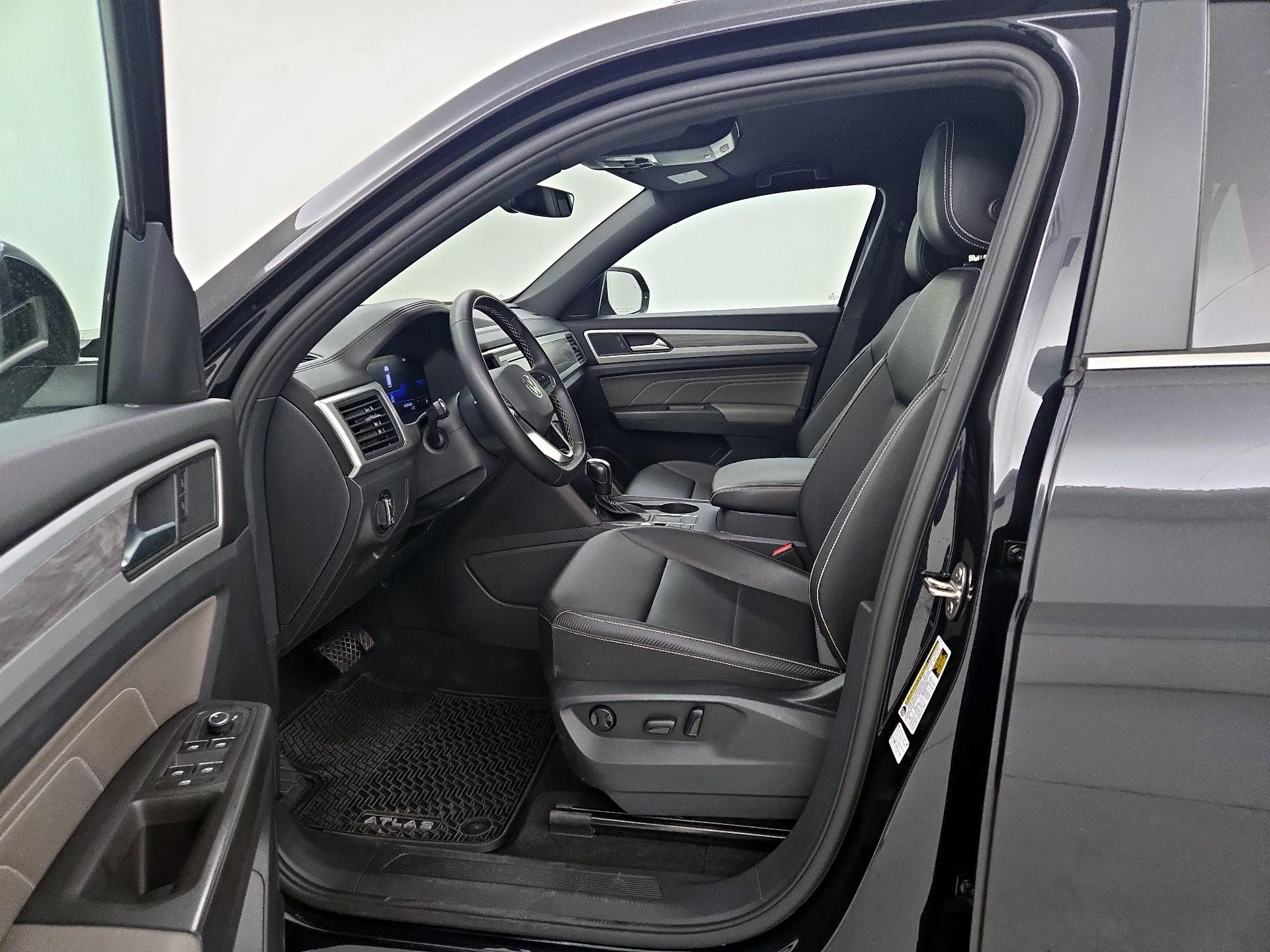Thumbnail: 2023 Volkswagen Atlas - 11