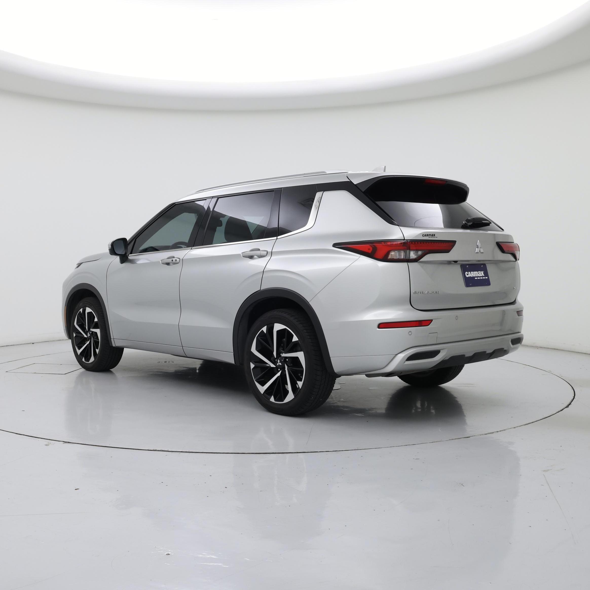 Thumbnail: 2023 Mitsubishi Outlander - 2