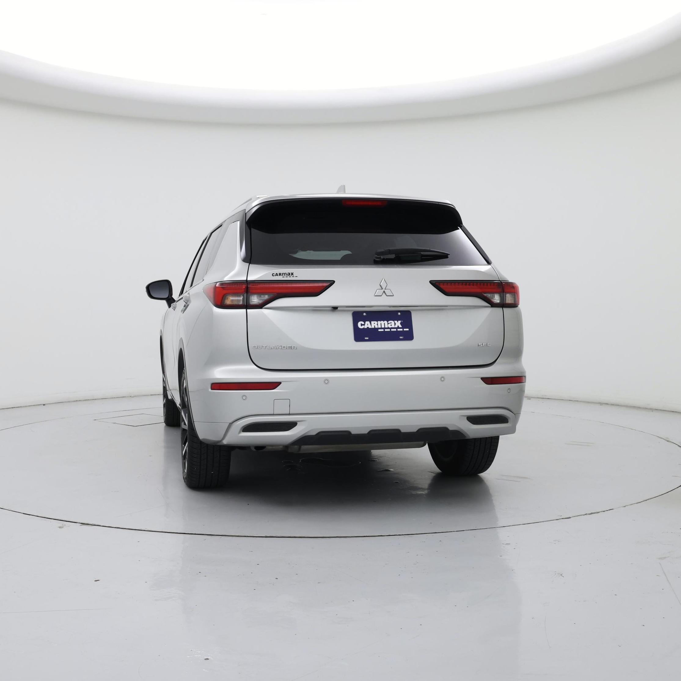 Thumbnail: 2023 Mitsubishi Outlander - 6