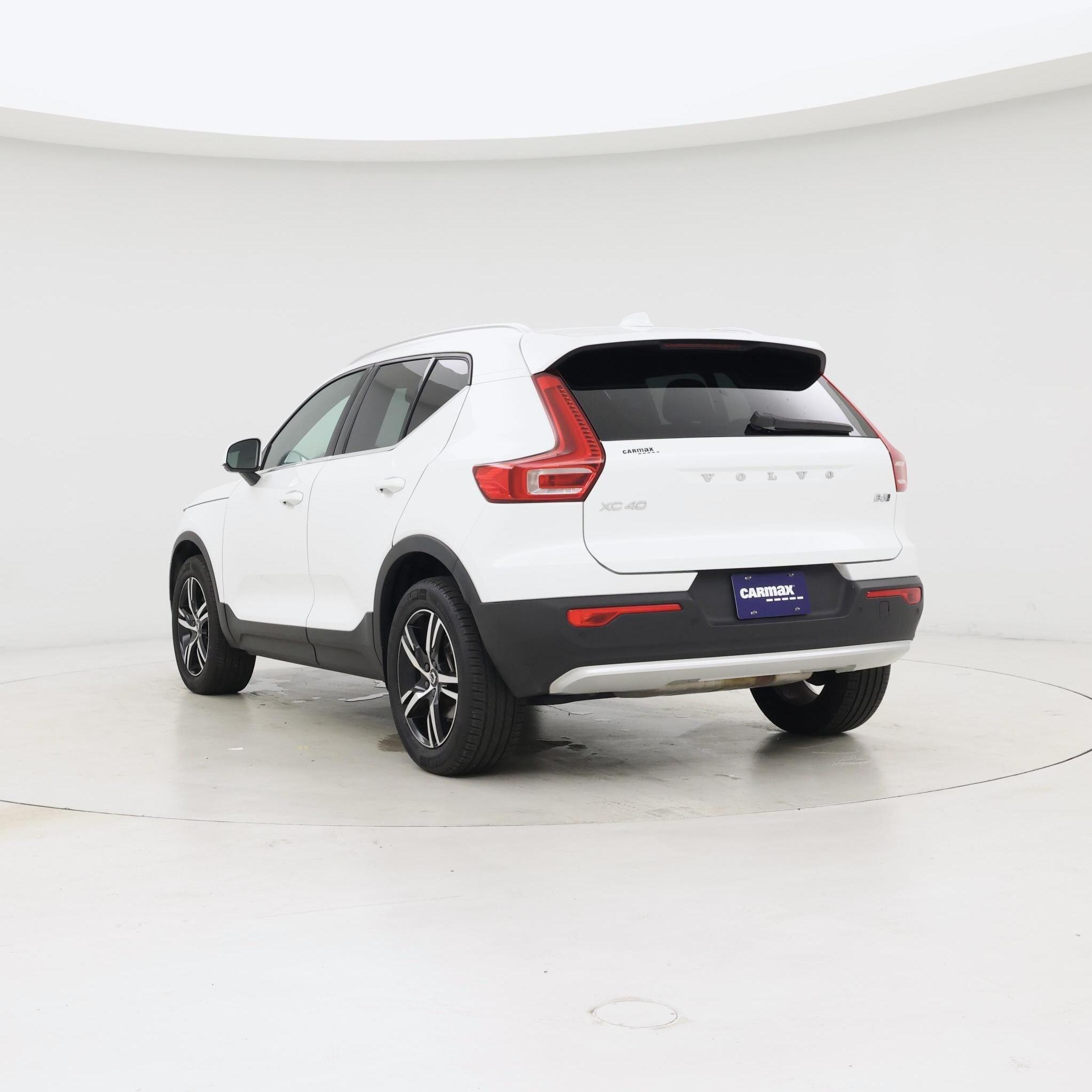 Thumbnail: 2025 Volvo XC40 - 2