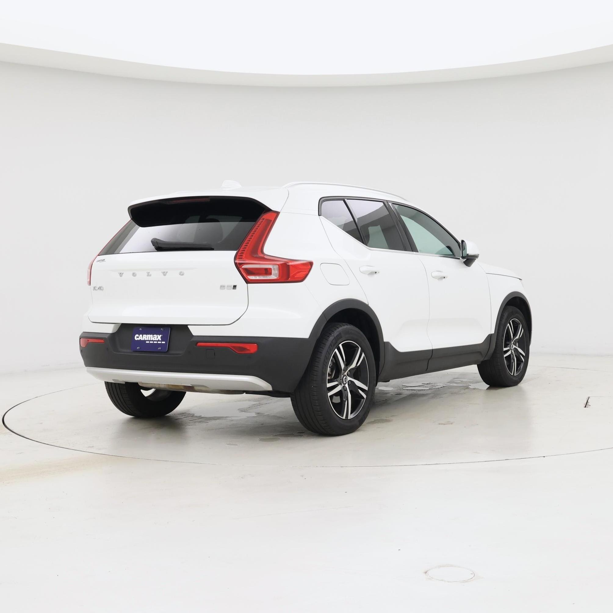 Thumbnail: 2025 Volvo XC40 - 8
