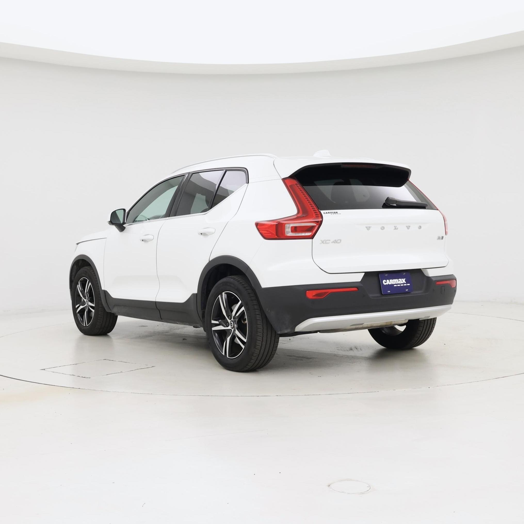 Thumbnail: 2025 Volvo XC40 - 2