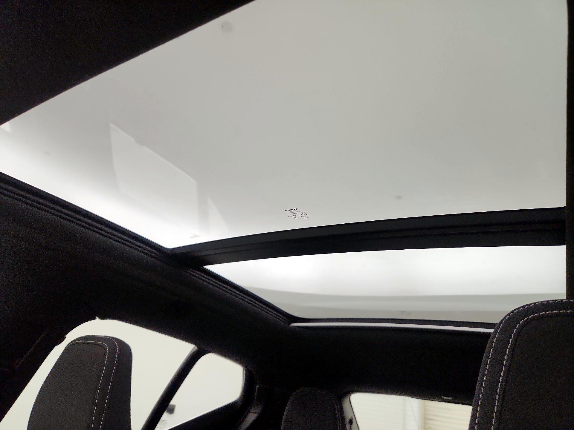 Thumbnail: 2025 Volvo XC40 - 19