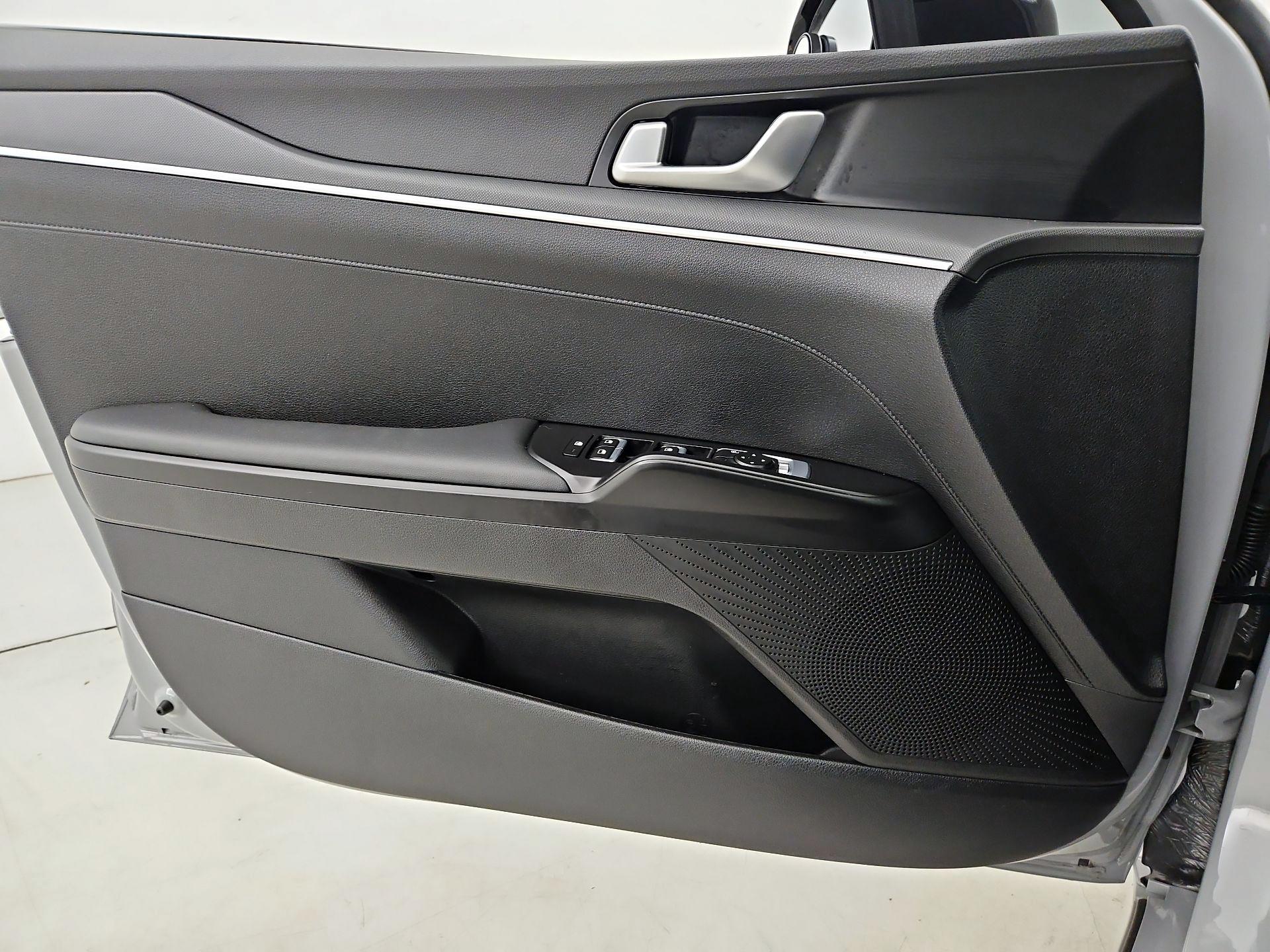 Thumbnail: 2024 Kia K5 - 12
