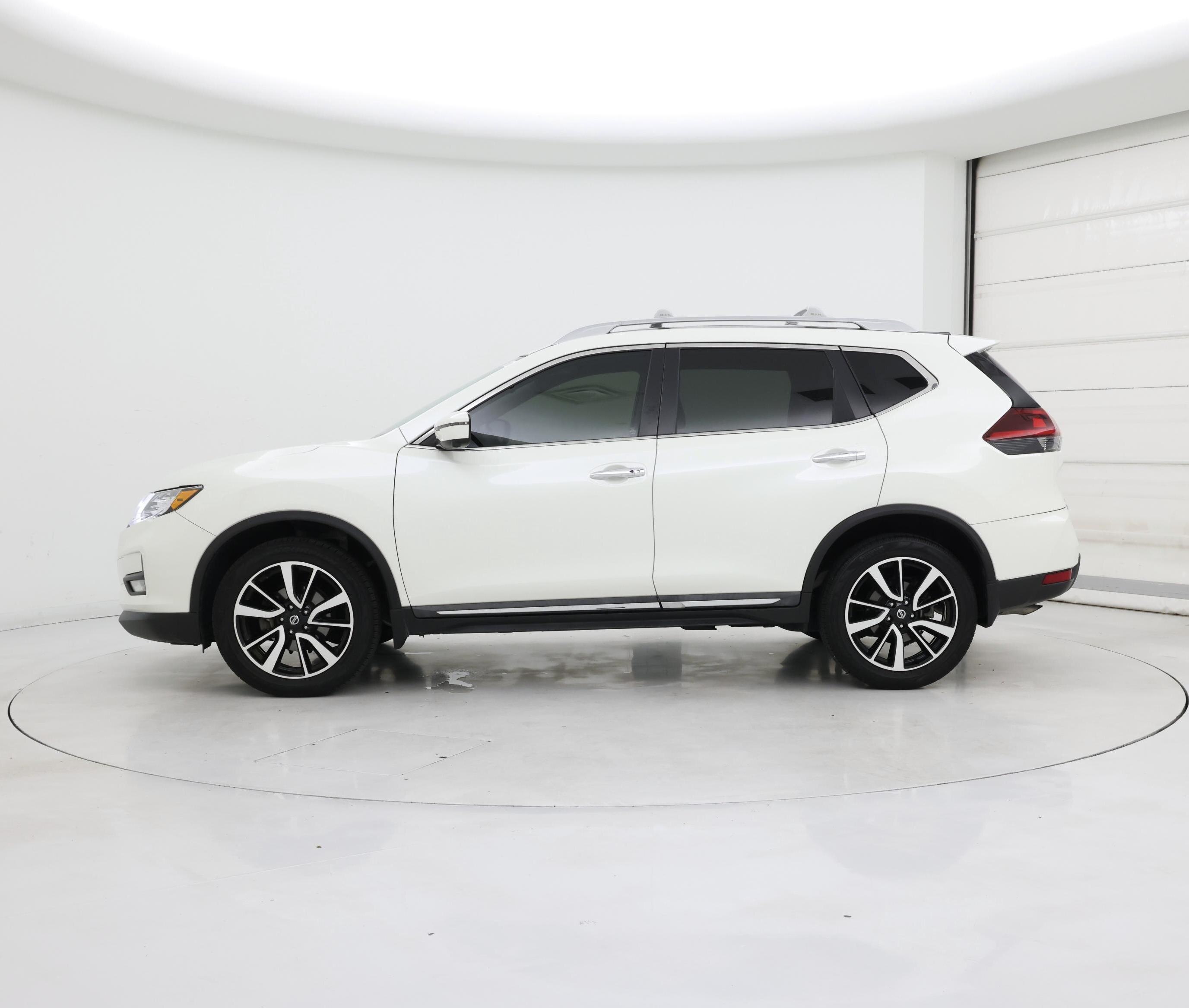 Thumbnail: 2020 Nissan Rogue - 3