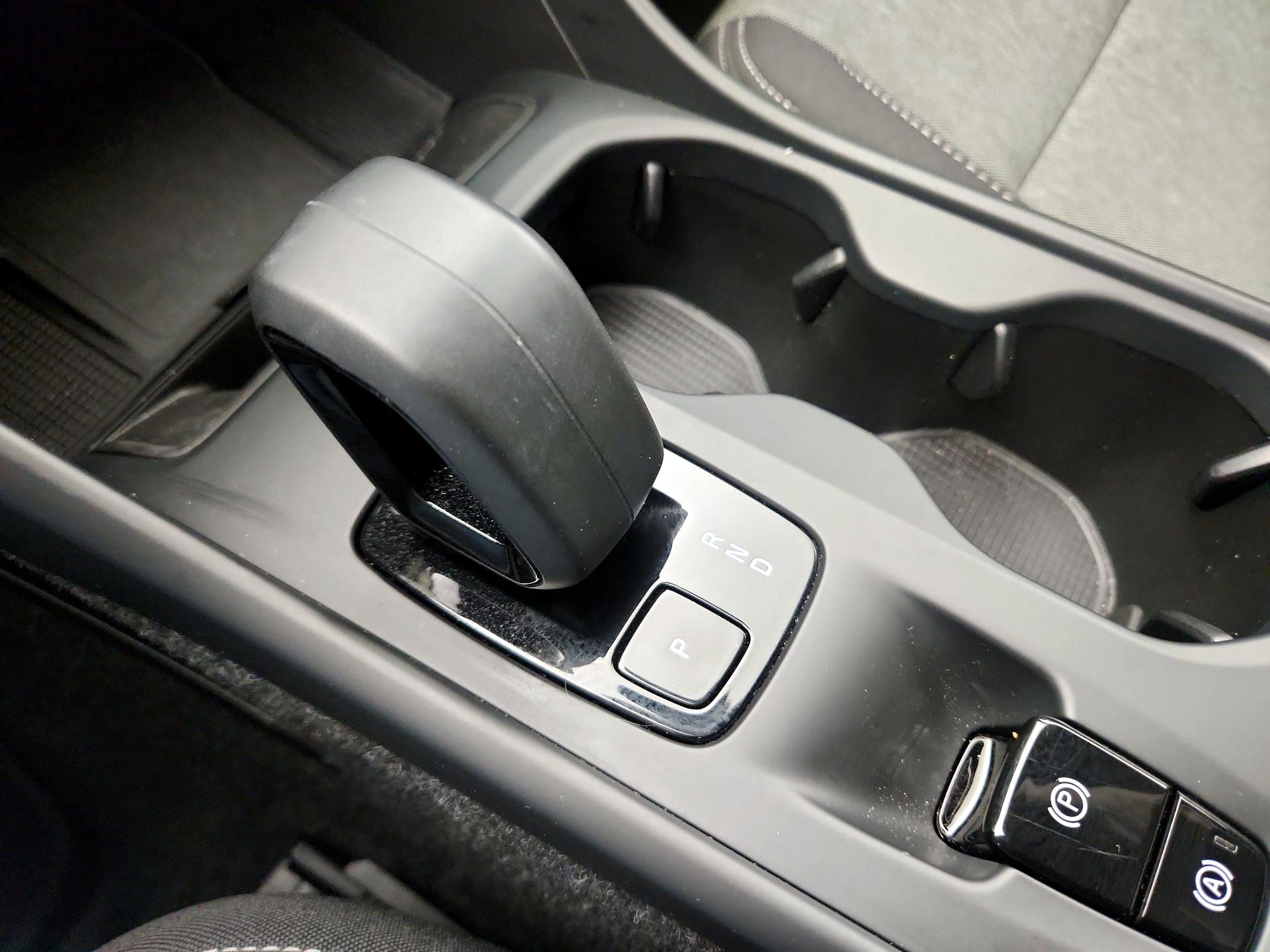 Thumbnail: 2025 Volvo XC40 - 15