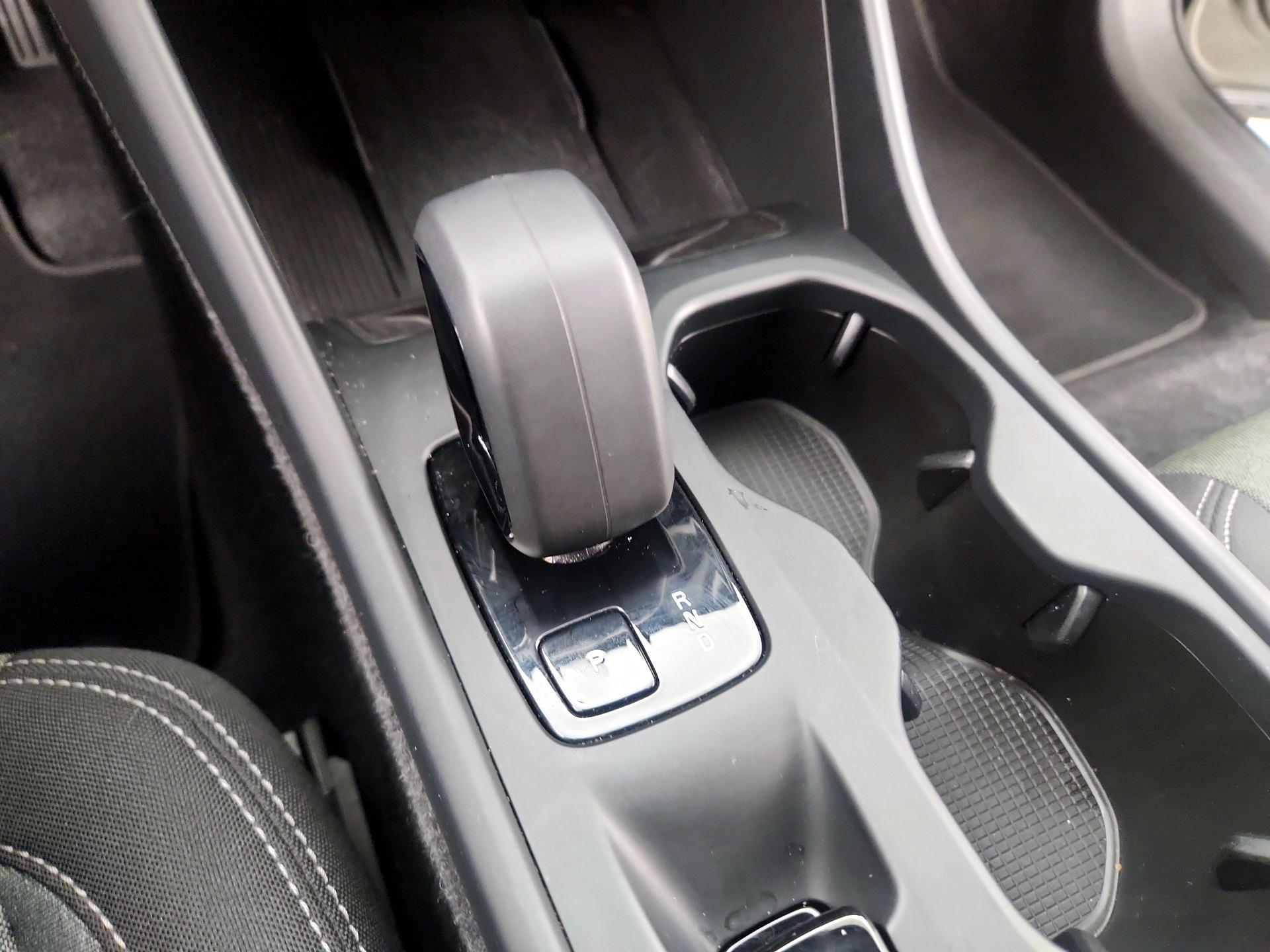 Thumbnail: 2025 Volvo XC40 - 15