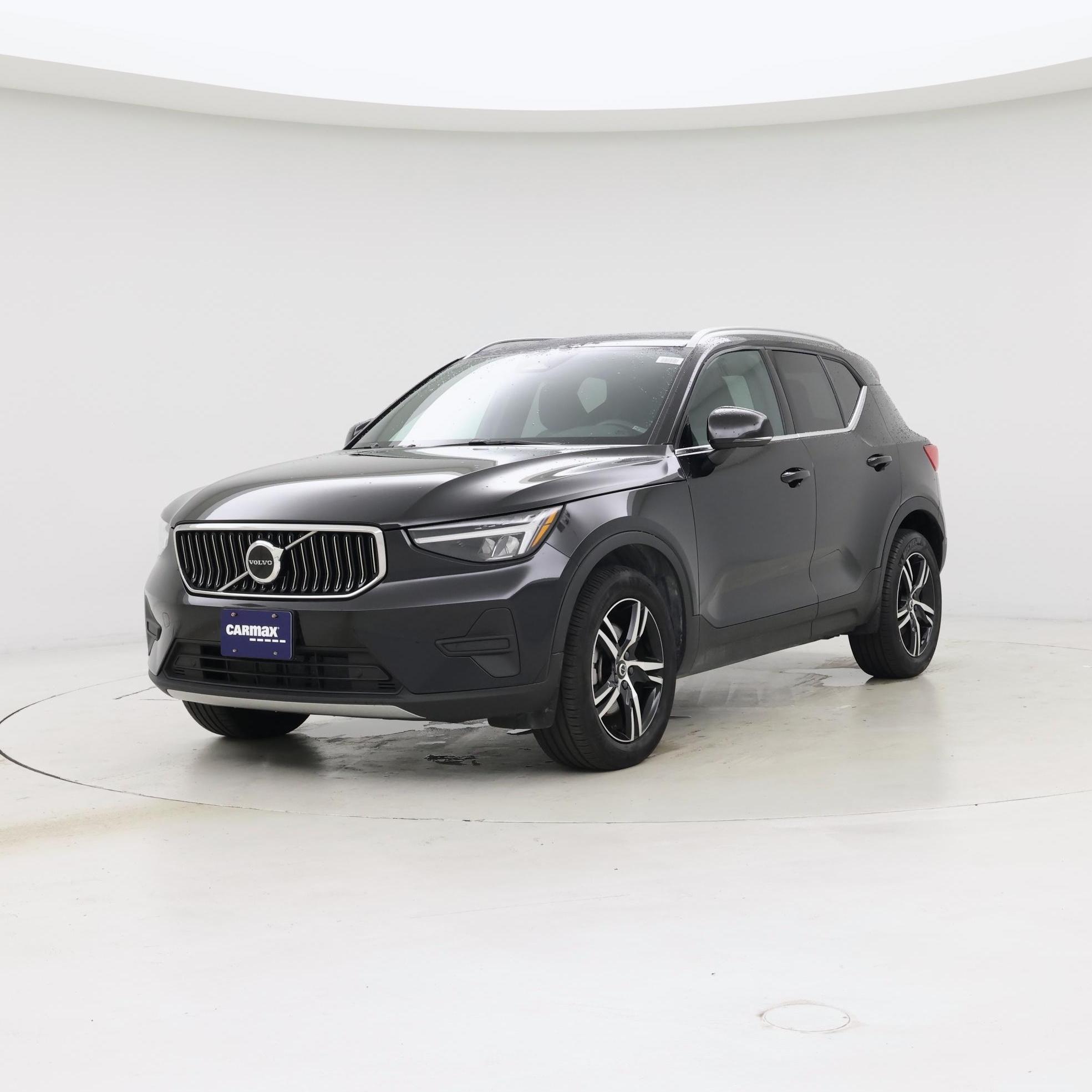 Thumbnail: 2025 Volvo XC40 - 4