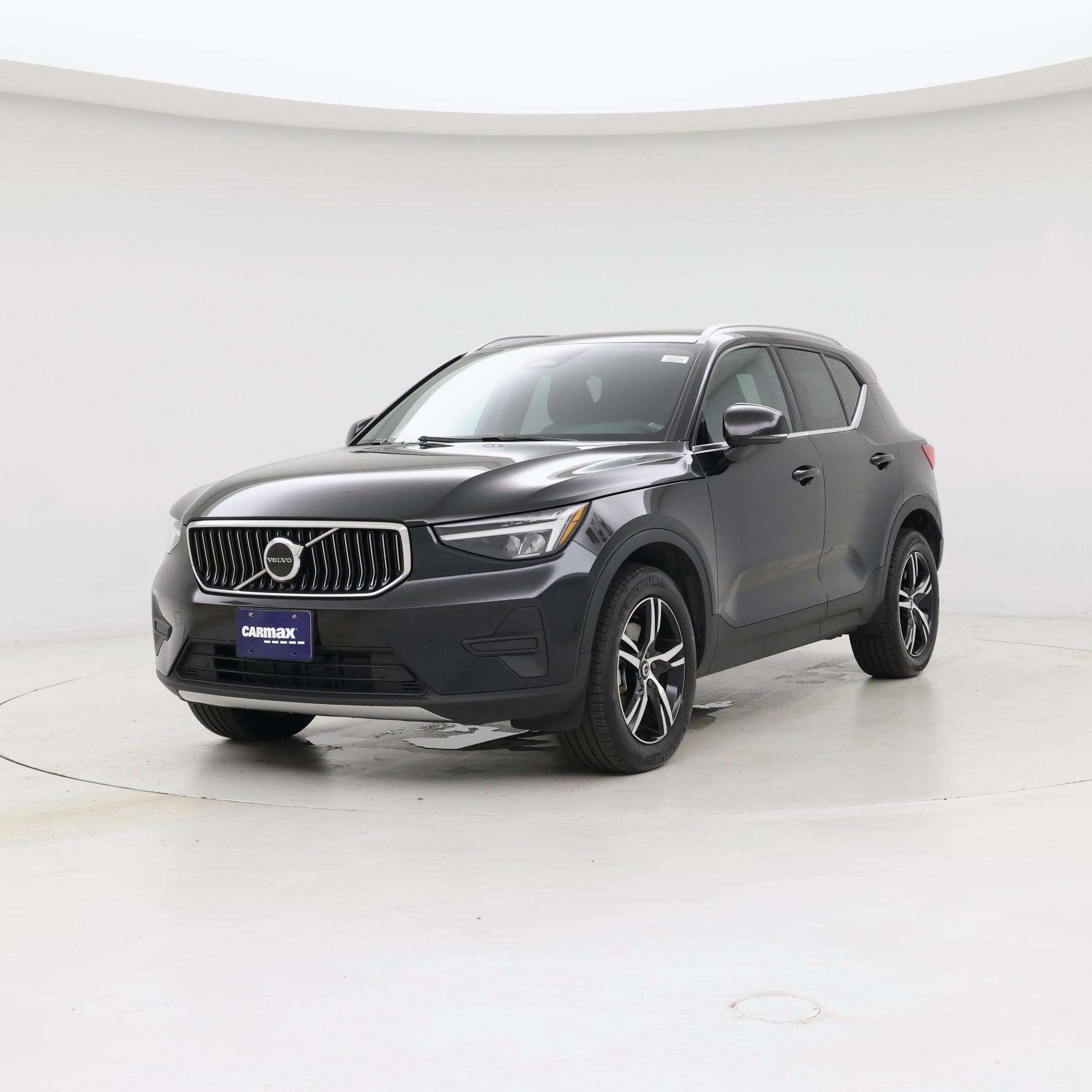 Thumbnail: 2025 Volvo XC40 - 4