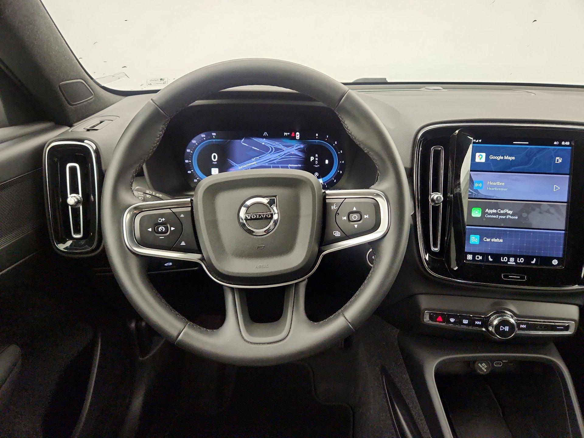 Thumbnail: 2025 Volvo XC40 - 10