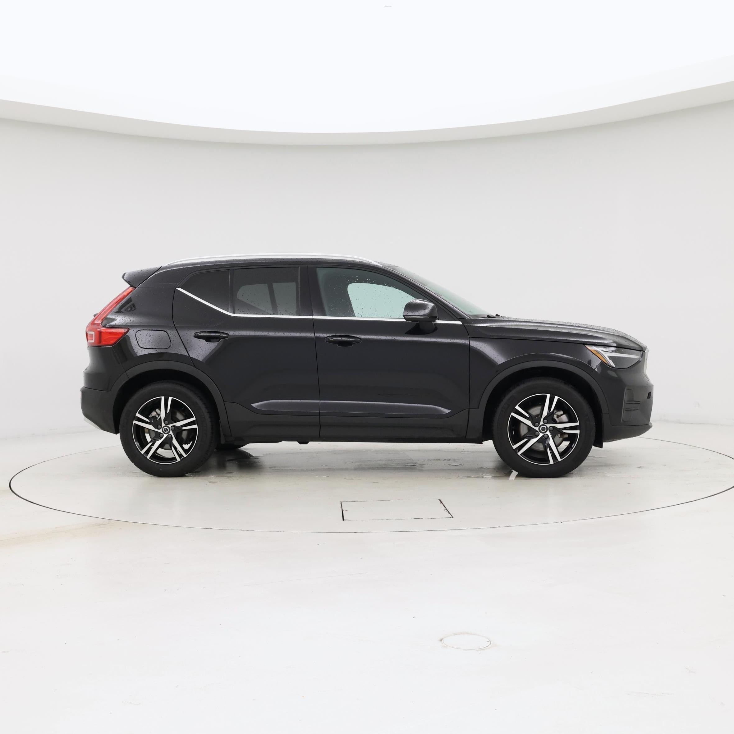 Thumbnail: 2025 Volvo XC40 - 7