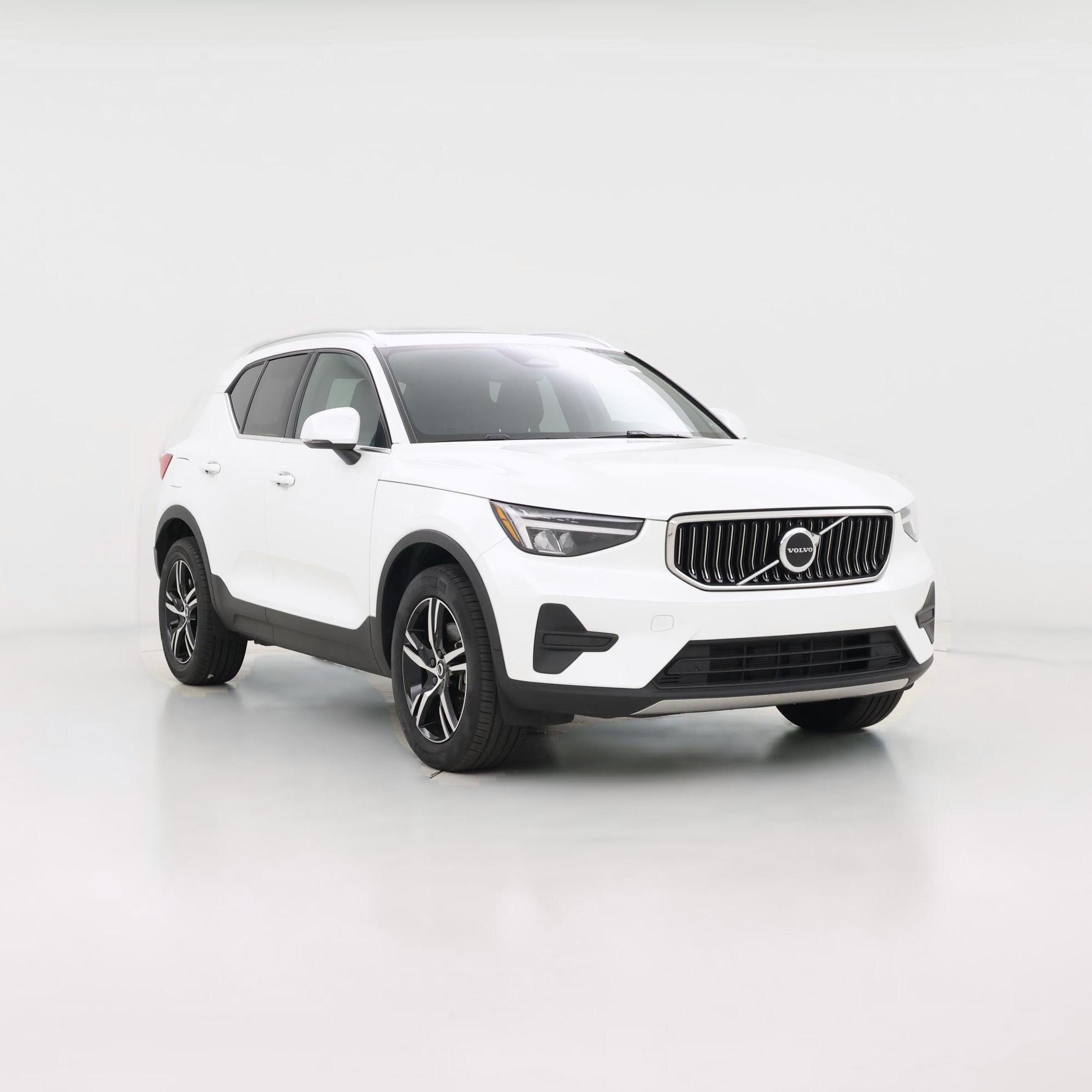 Thumbnail: 2025 Volvo XC40 - 1