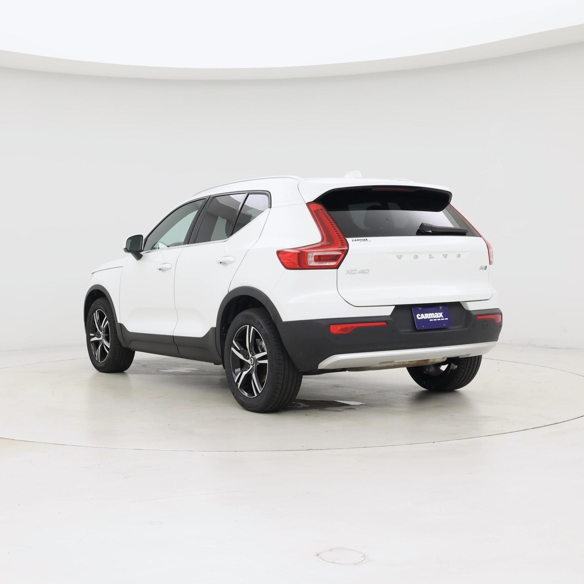 Thumbnail: 2025 Volvo XC40 - 2