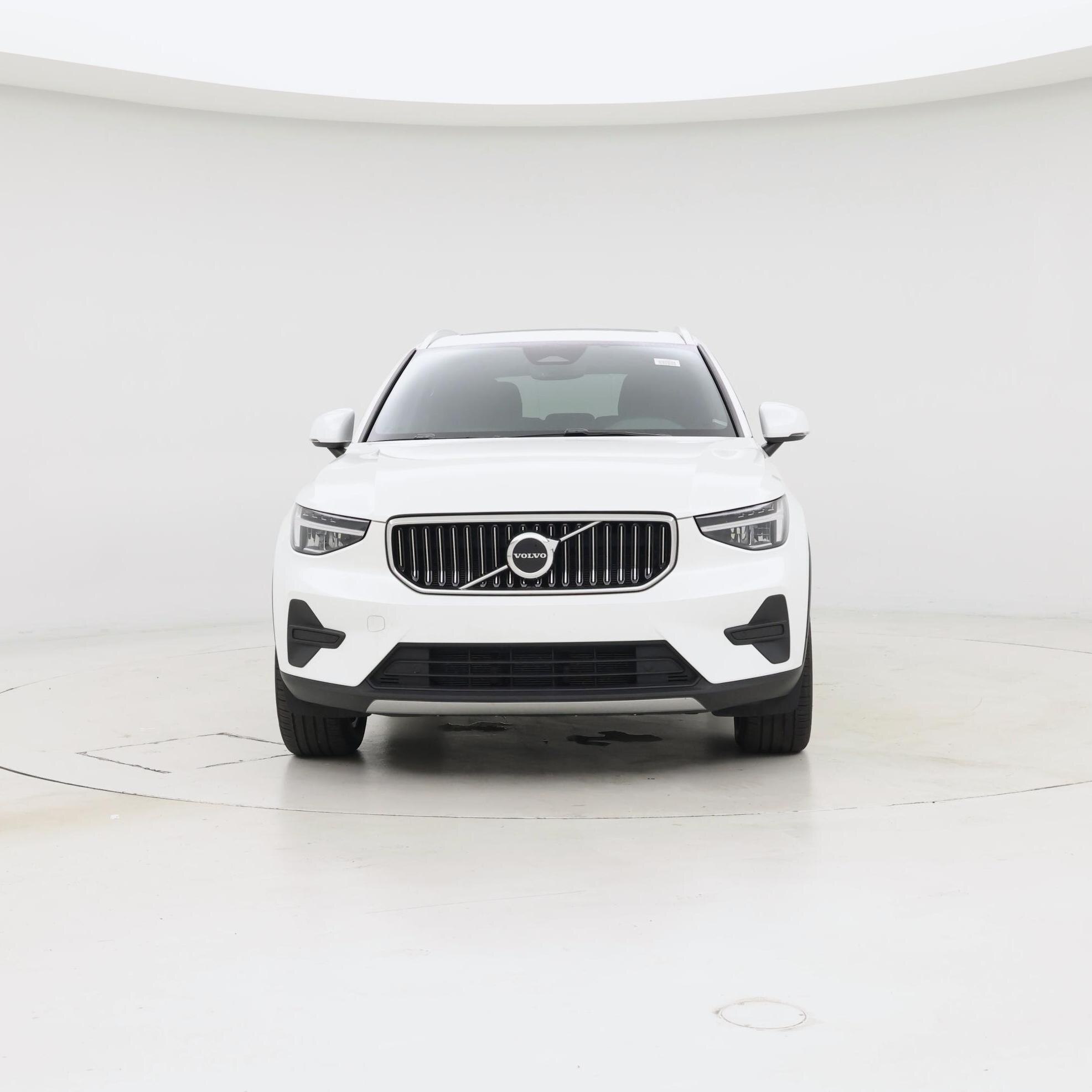 Thumbnail: 2025 Volvo XC40 - 5