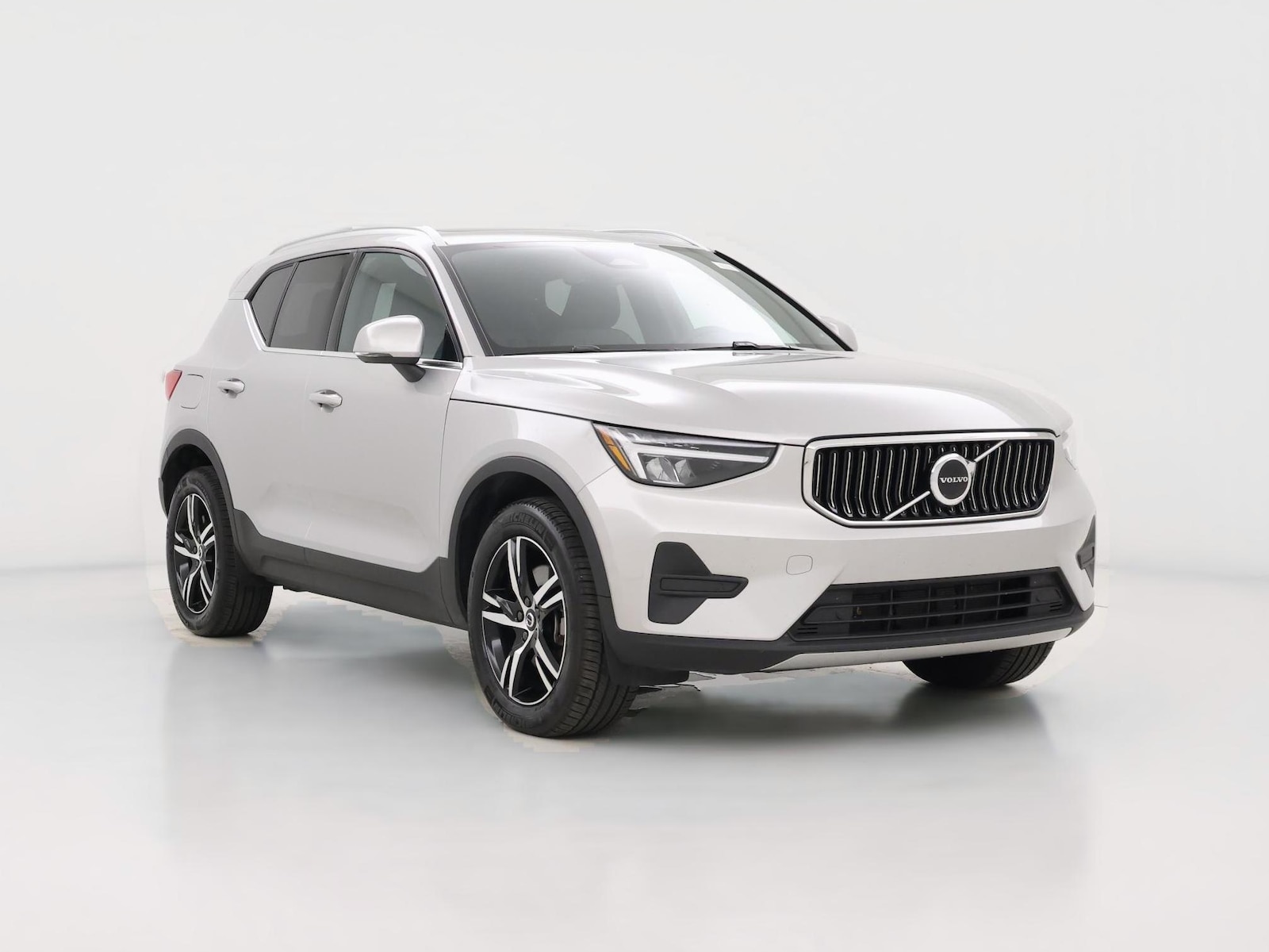 2025 Volvo XC40 Core