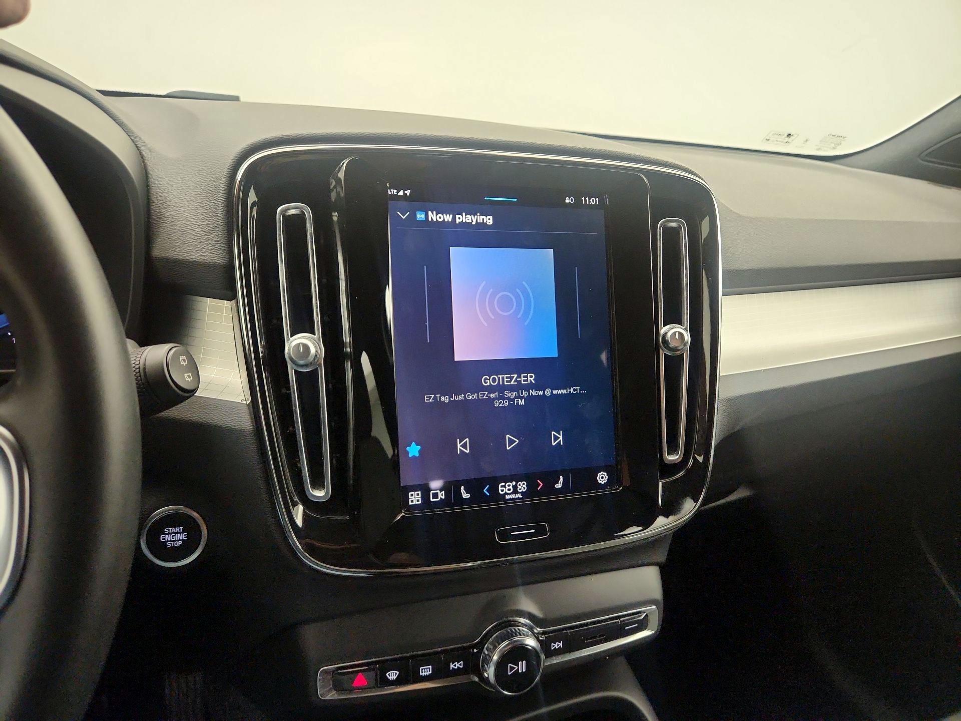 Thumbnail: 2025 Volvo XC40 - 13