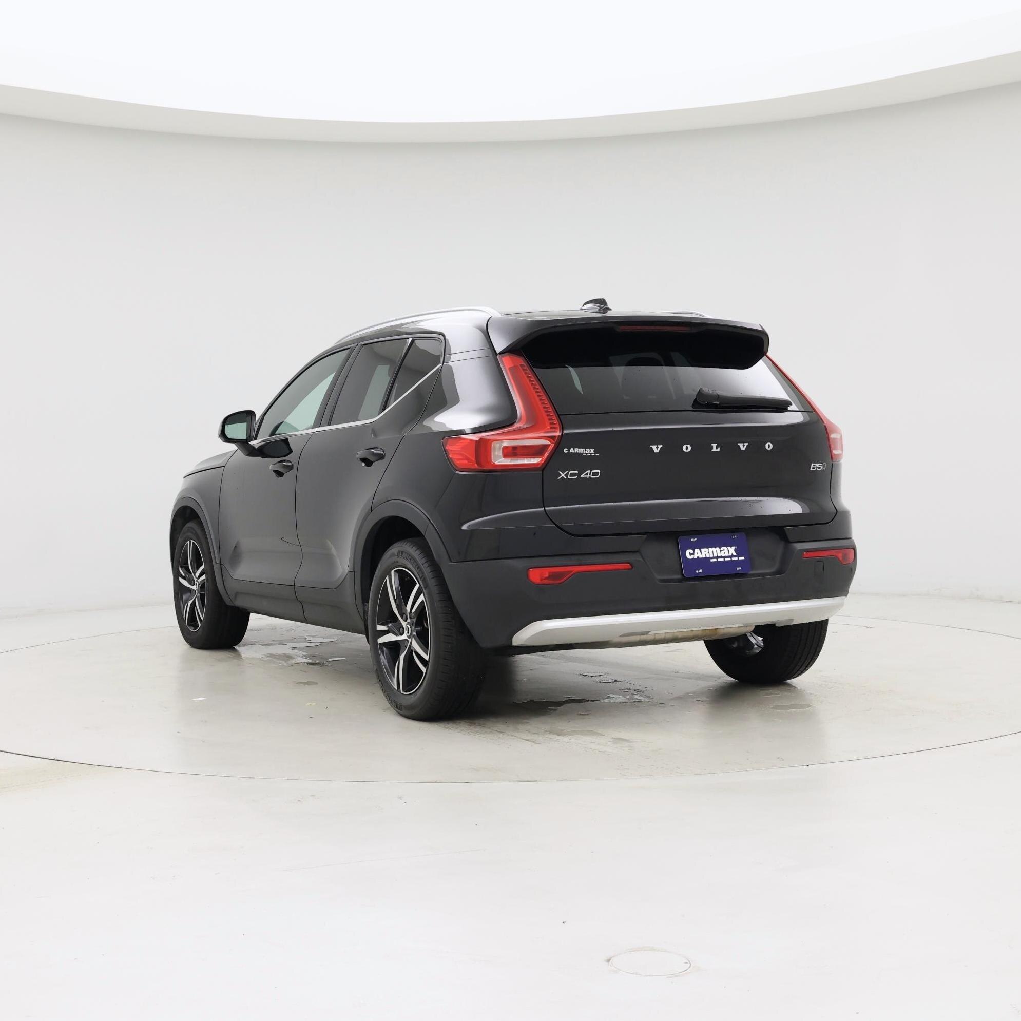 Thumbnail: 2025 Volvo XC40 - 2