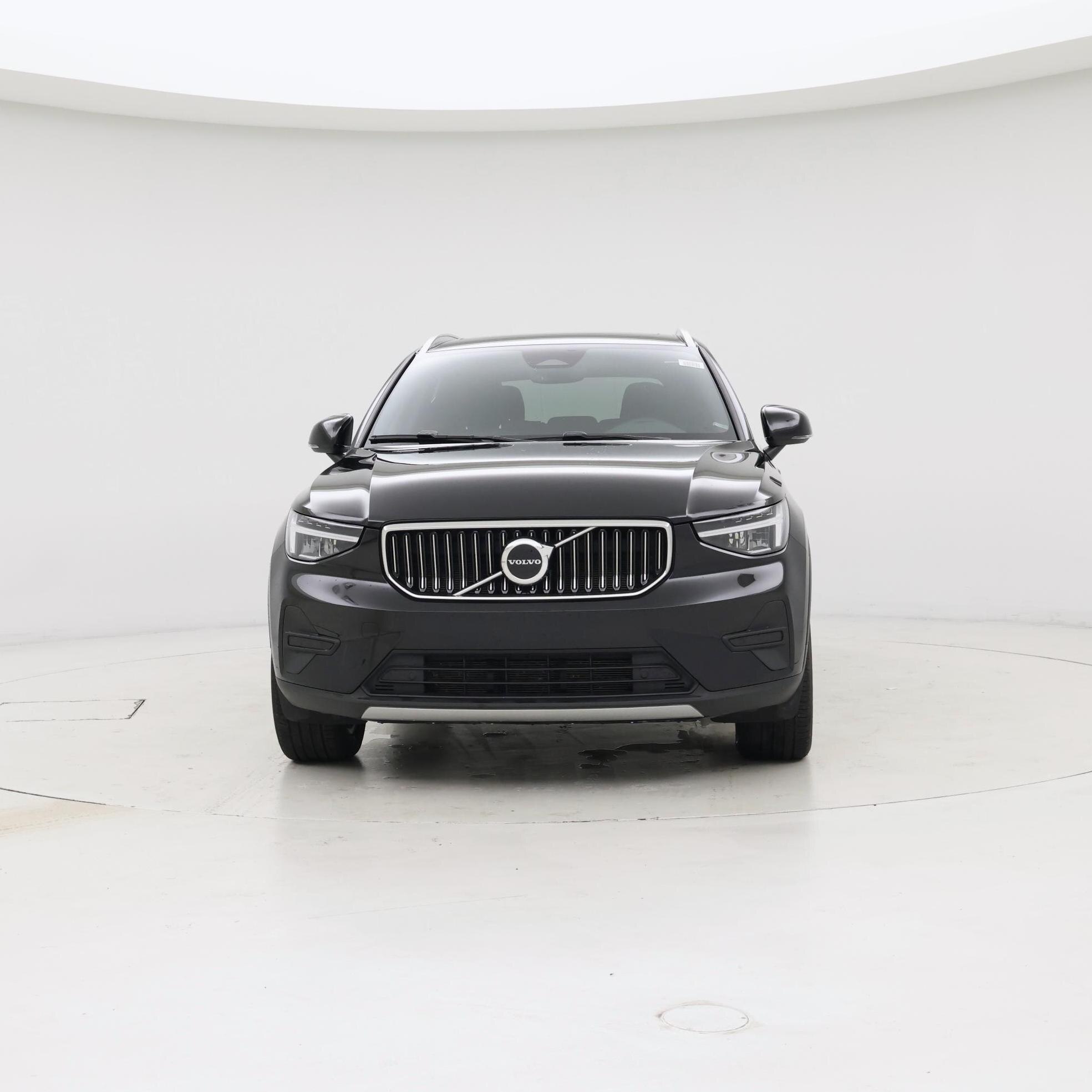 Thumbnail: 2025 Volvo XC40 - 5