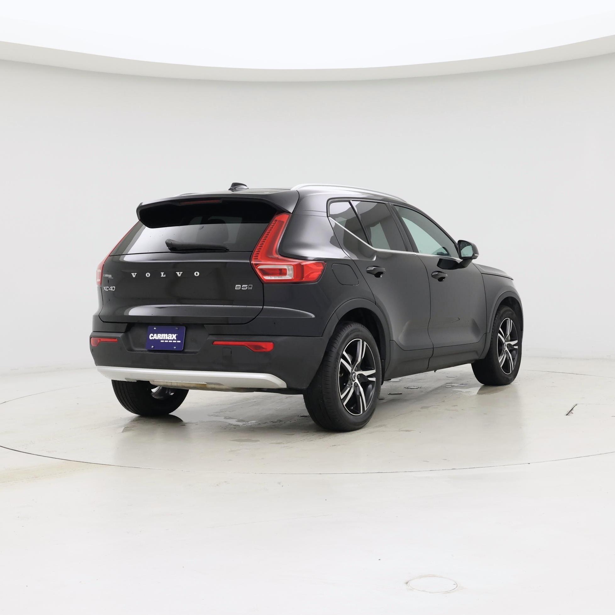Thumbnail: 2025 Volvo XC40 - 8