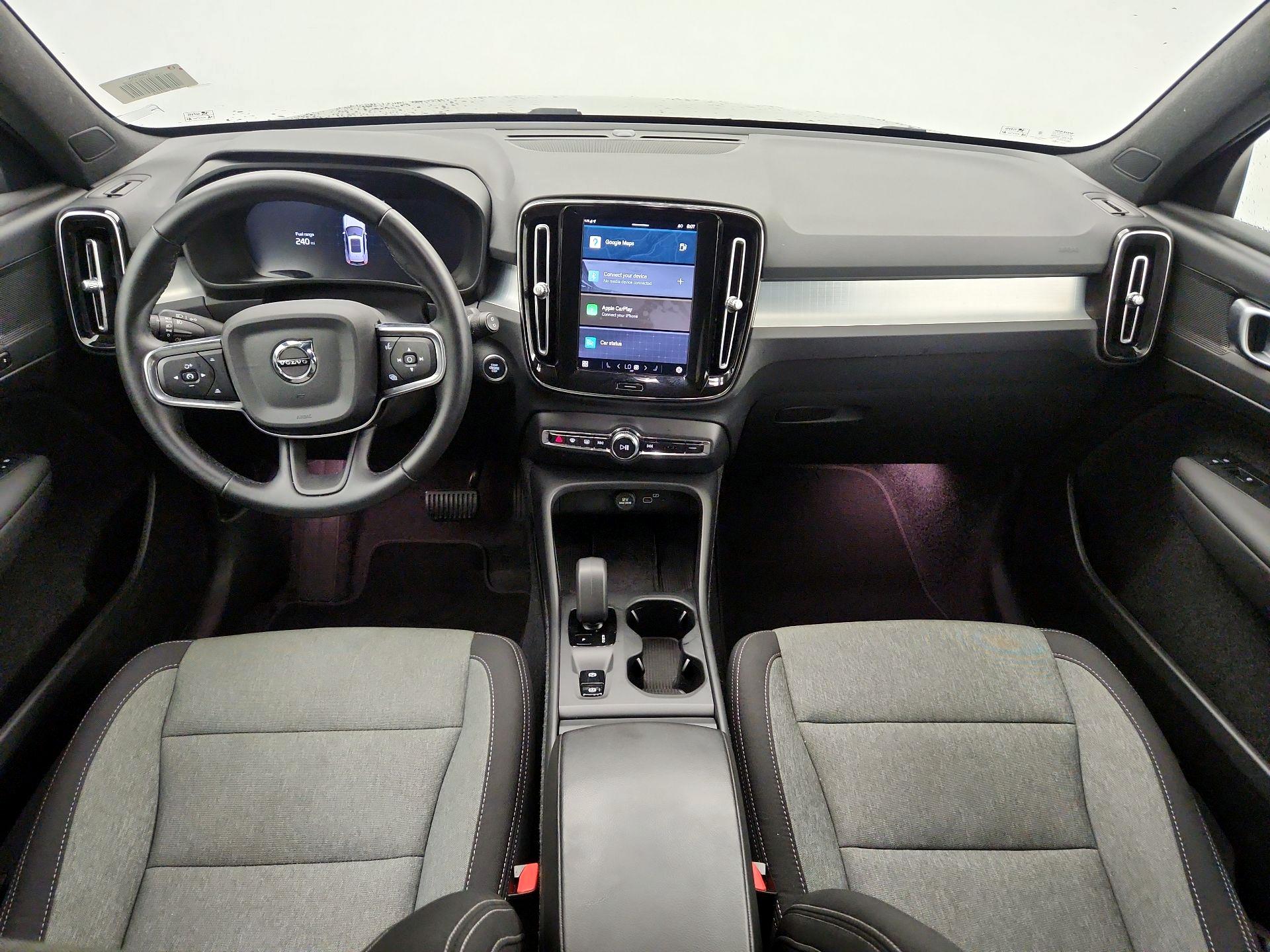 Thumbnail: 2025 Volvo XC40 - 9