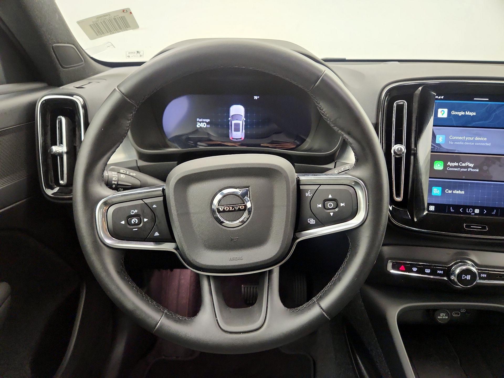Thumbnail: 2025 Volvo XC40 - 10