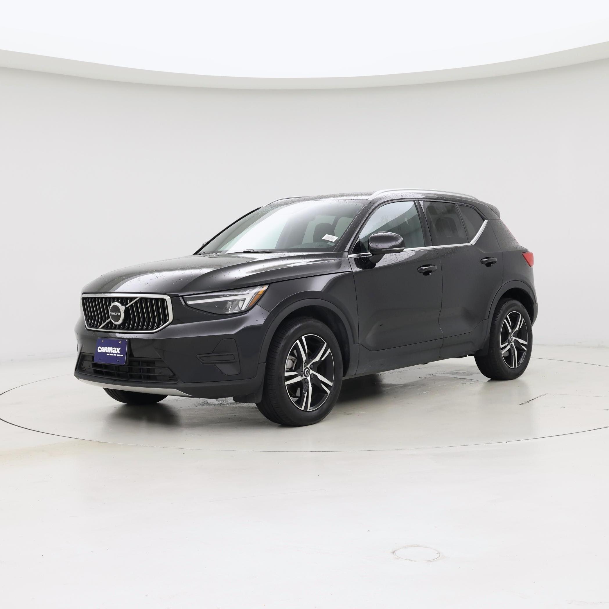 Thumbnail: 2025 Volvo XC40 - 4