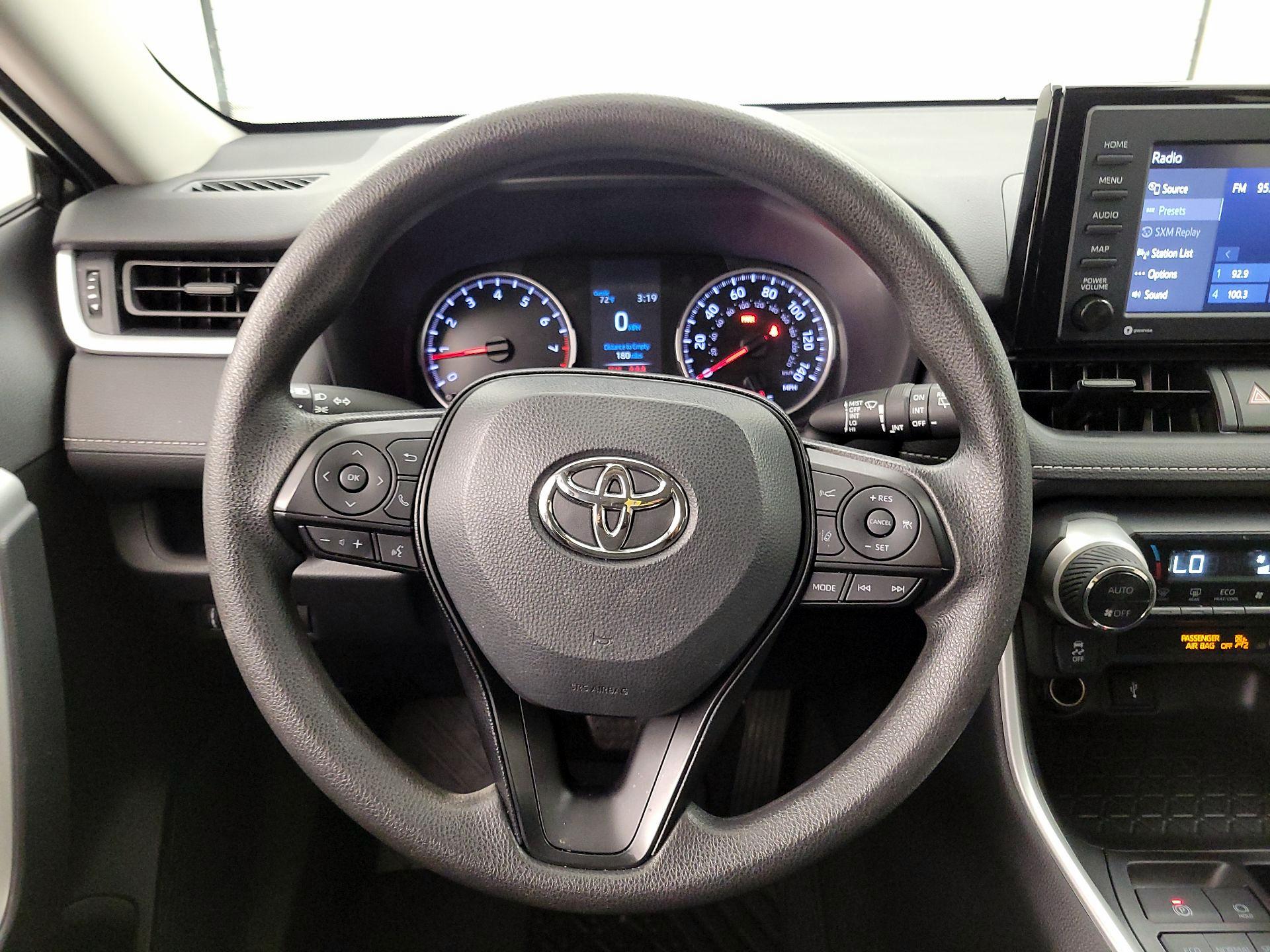 Thumbnail: 2022 Toyota RAV4 - 10