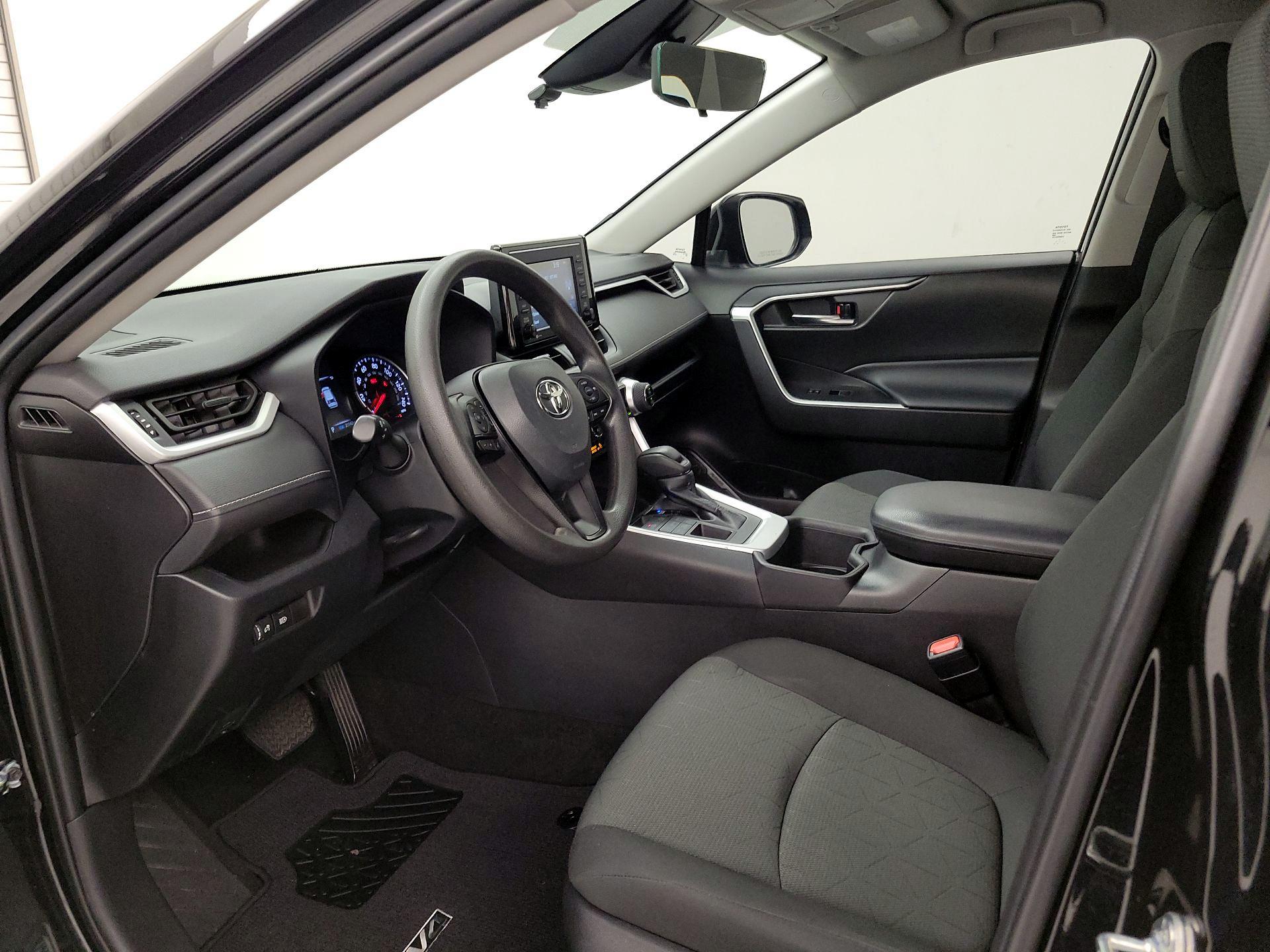 Thumbnail: 2022 Toyota RAV4 - 11