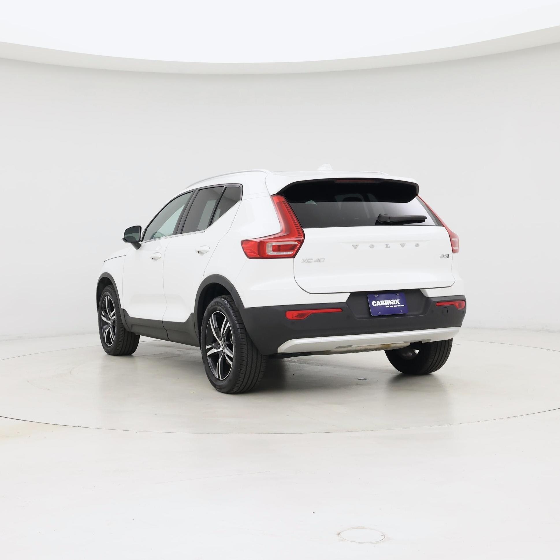 Thumbnail: 2025 Volvo XC40 - 2