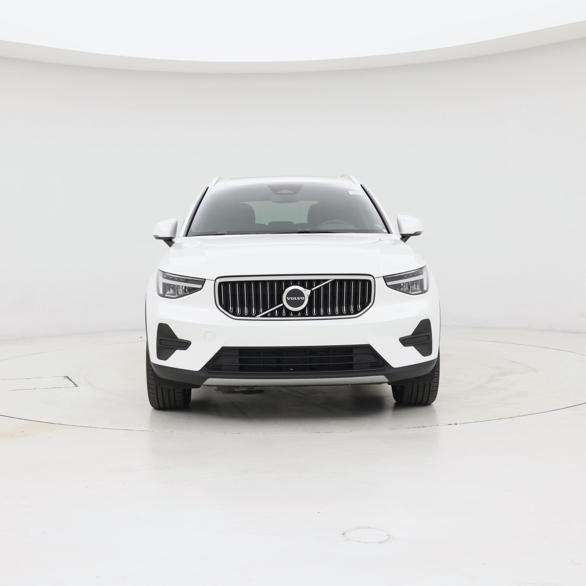 Thumbnail: 2025 Volvo XC40 - 5