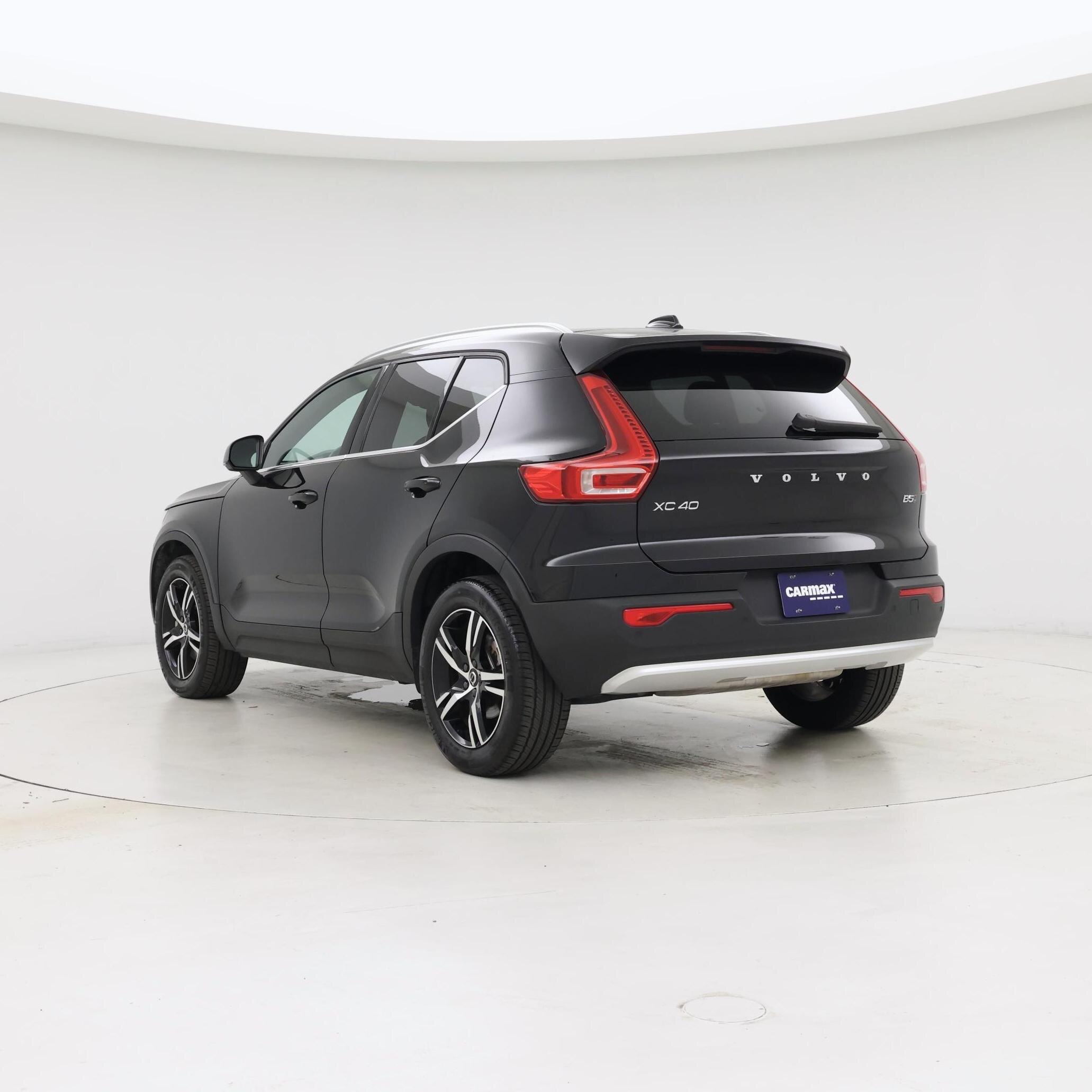 Thumbnail: 2025 Volvo XC40 - 2