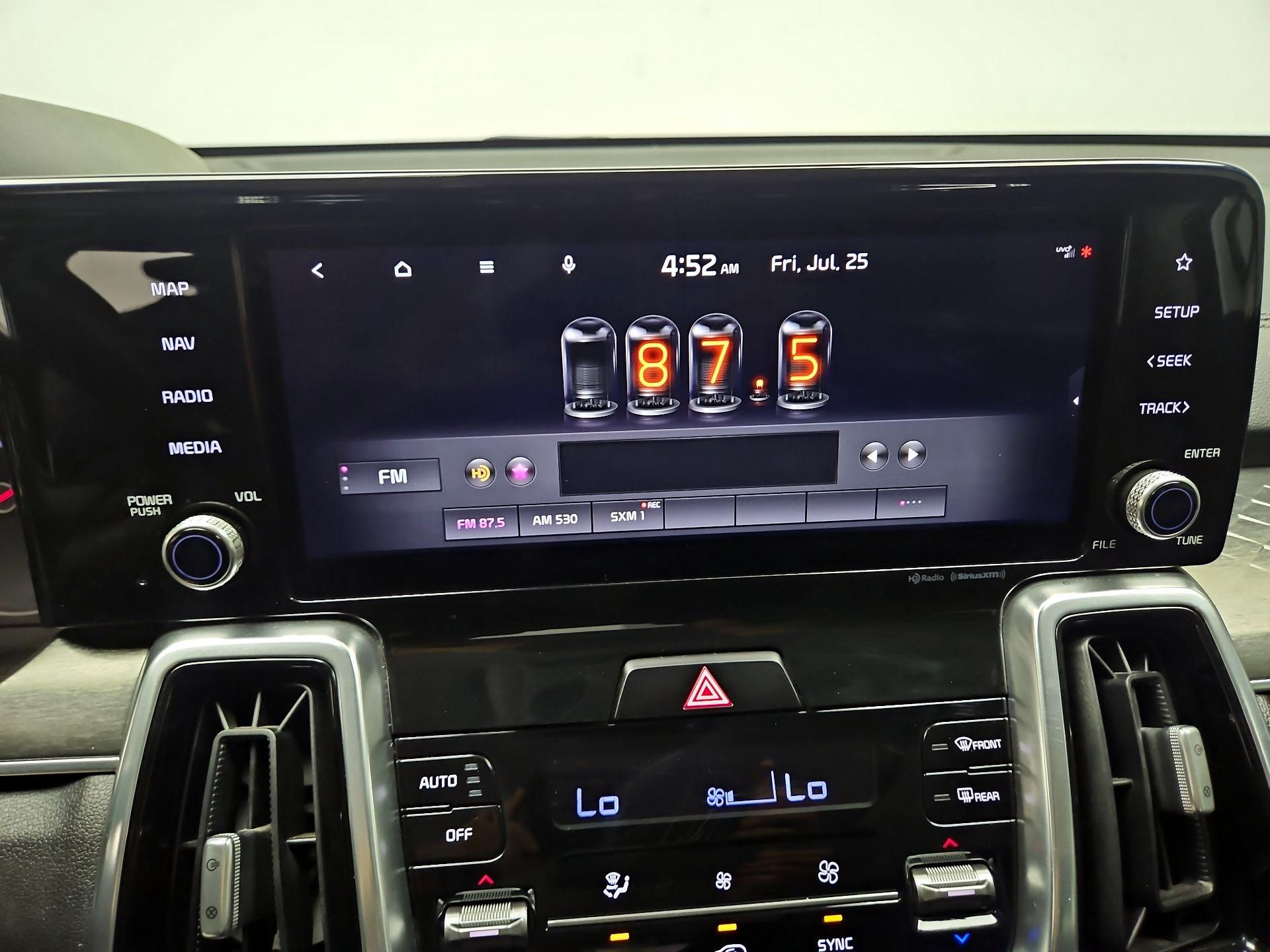 Thumbnail: 2021 Kia Sorento - 16