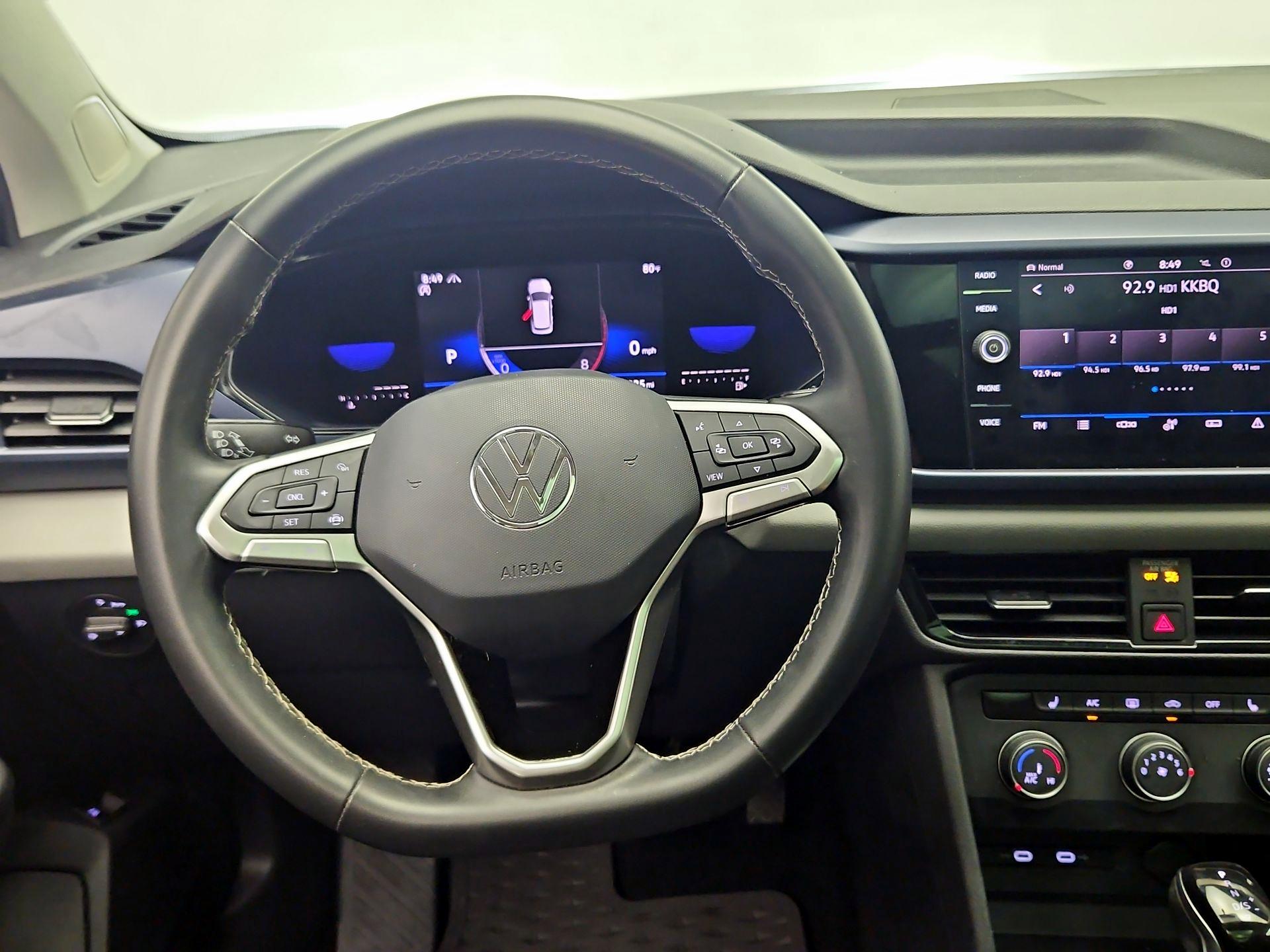 Thumbnail: 2022 Volkswagen Taos - 10