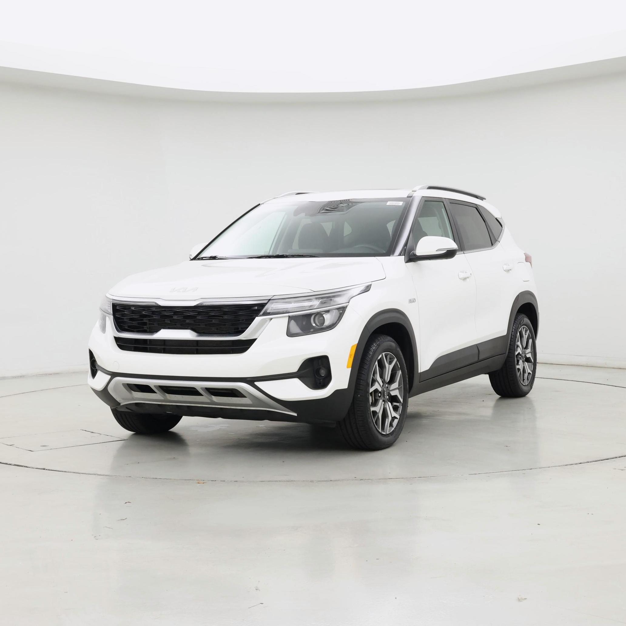 Thumbnail: 2023 Kia Seltos - 4