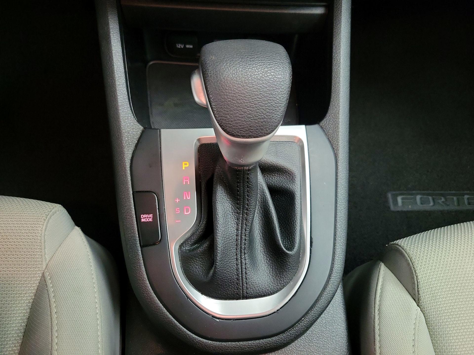 Thumbnail: 2022 Kia Forte - 17