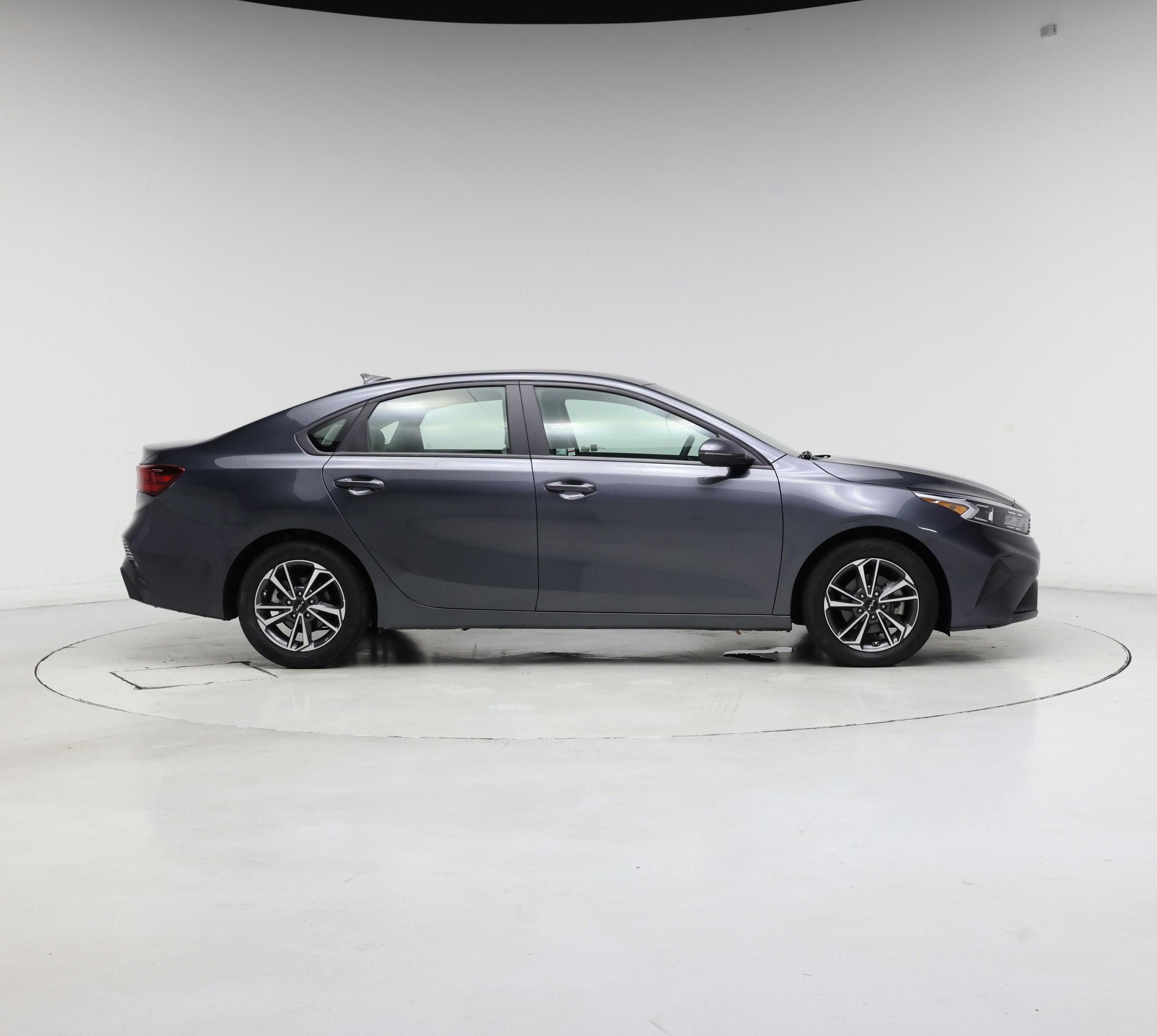Thumbnail: 2022 Kia Forte - 7