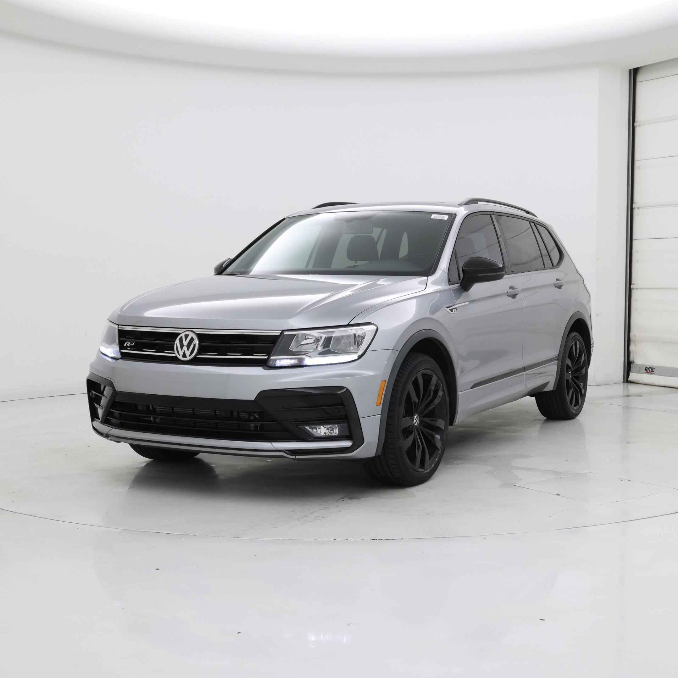 Thumbnail: 2020 Volkswagen Tiguan - 4