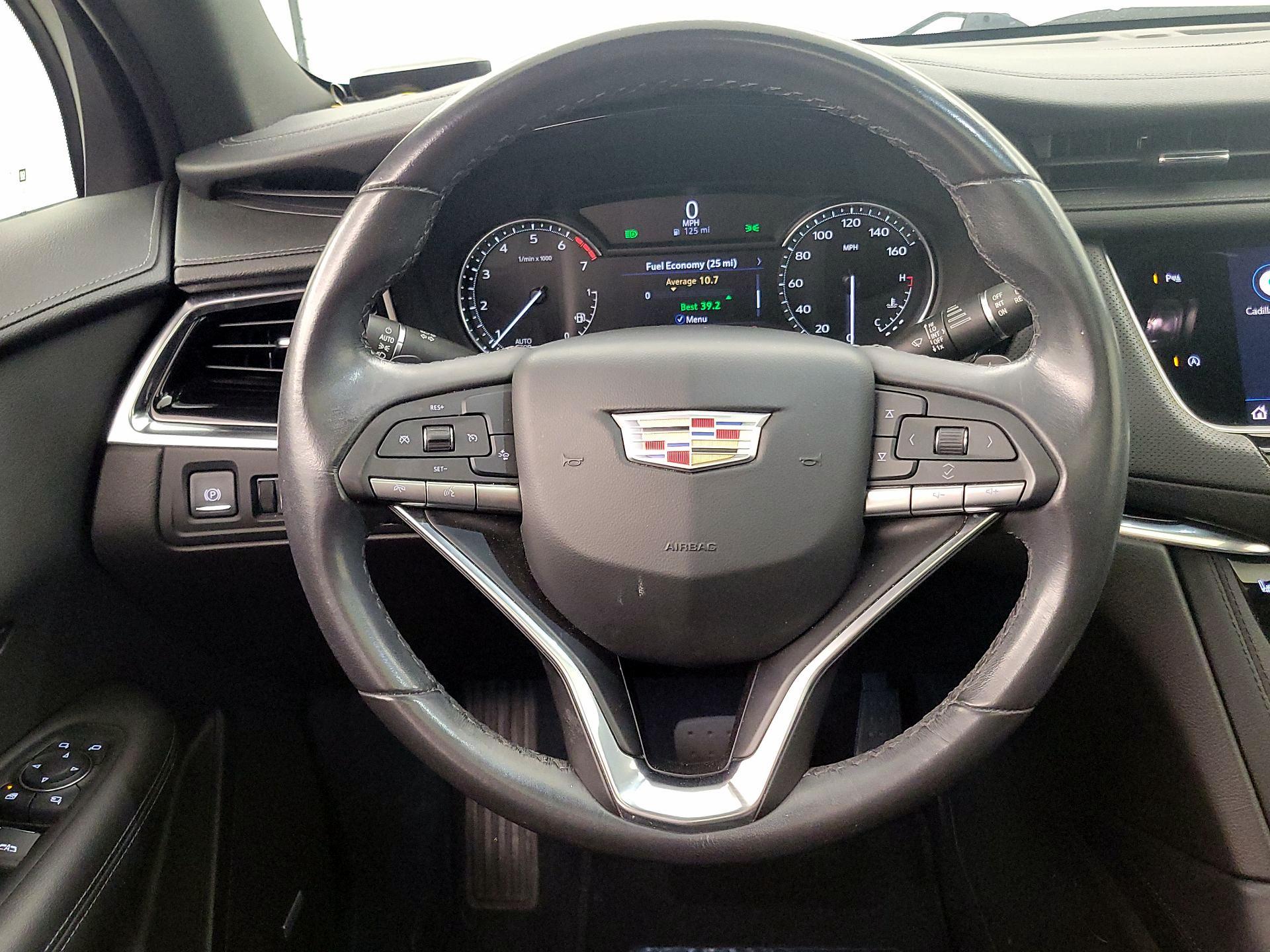 Thumbnail: 2022 Cadillac XT6 - 10