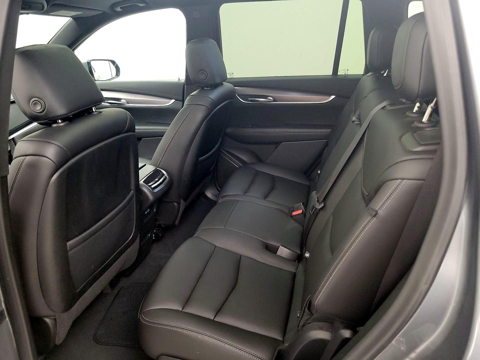 Thumbnail: 2022 Cadillac XT6 - 20