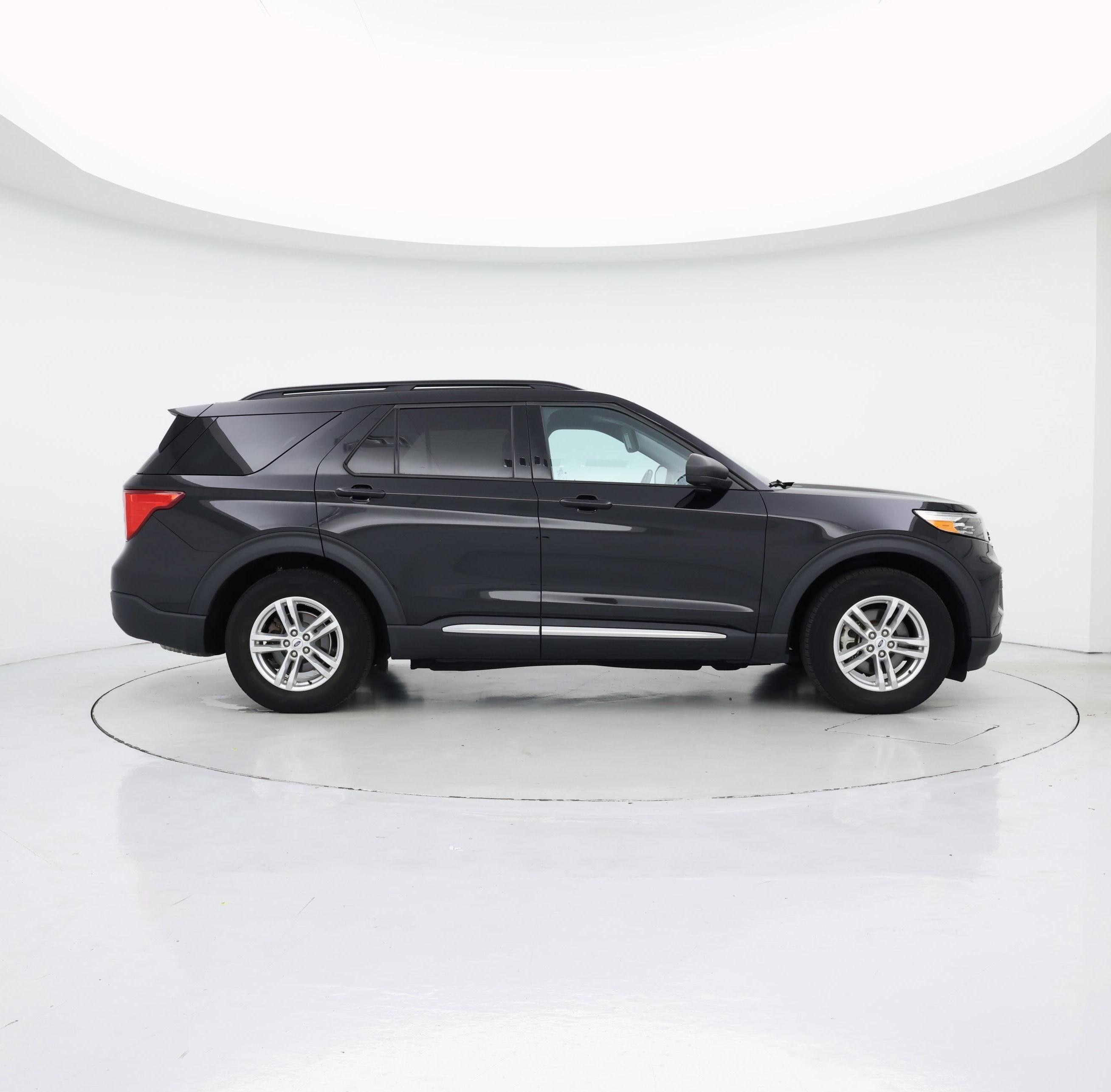 Thumbnail: 2023 Ford Explorer - 7