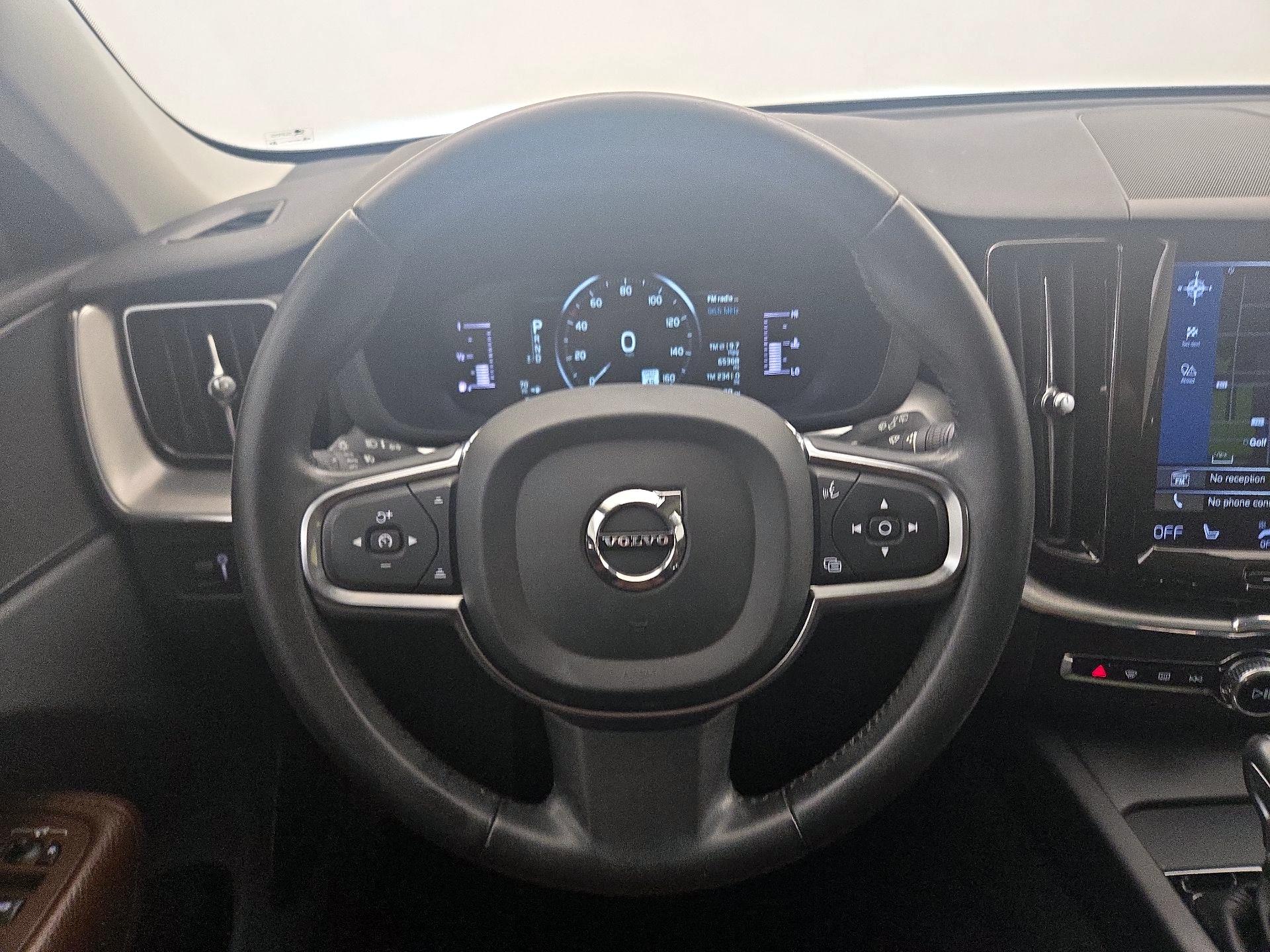 Thumbnail: 2019 Volvo XC60 - 10