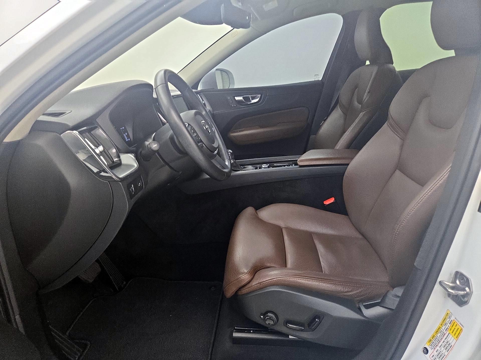 Thumbnail: 2019 Volvo XC60 - 11