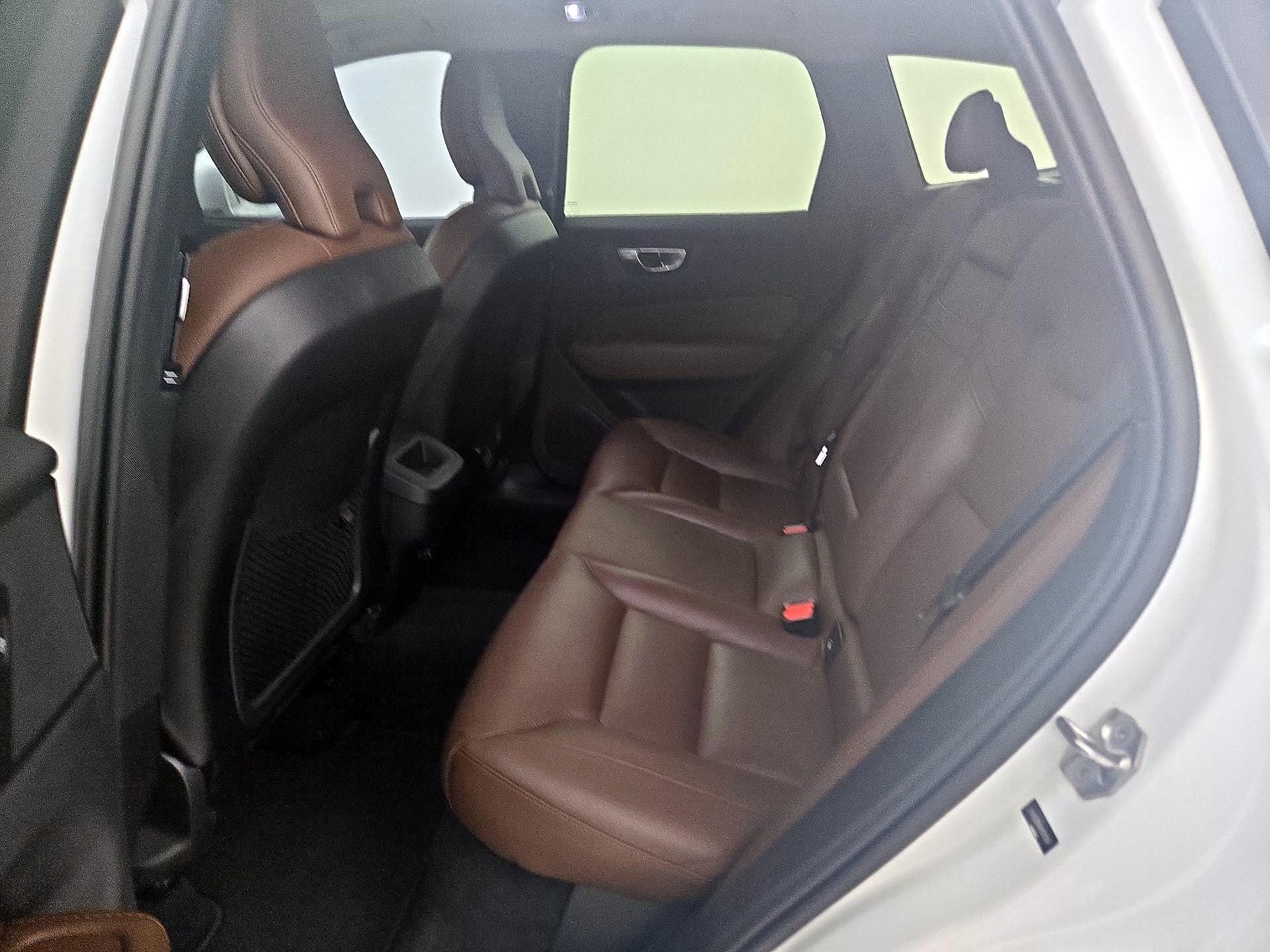 Thumbnail: 2019 Volvo XC60 - 20