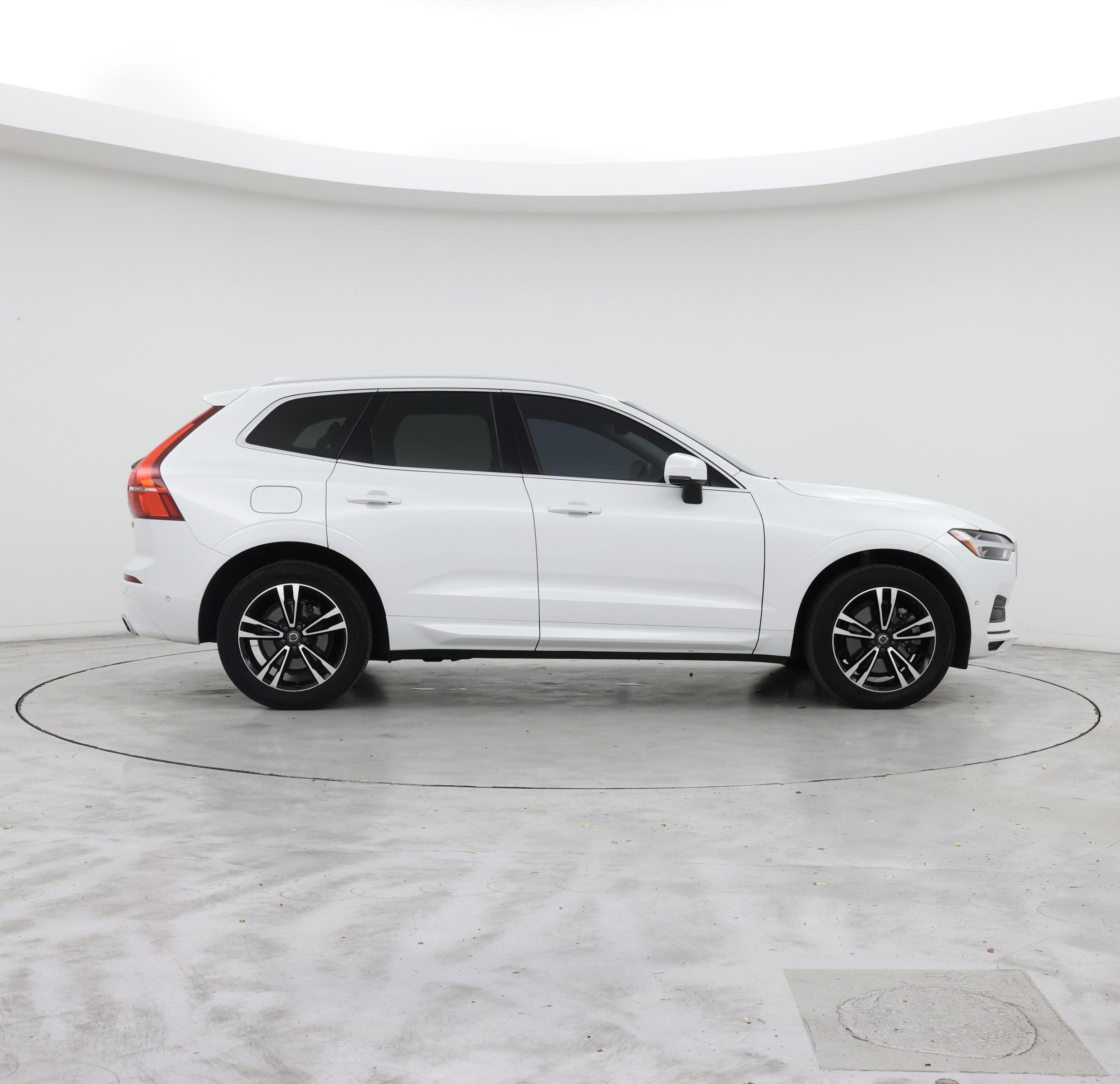 Thumbnail: 2019 Volvo XC60 - 7