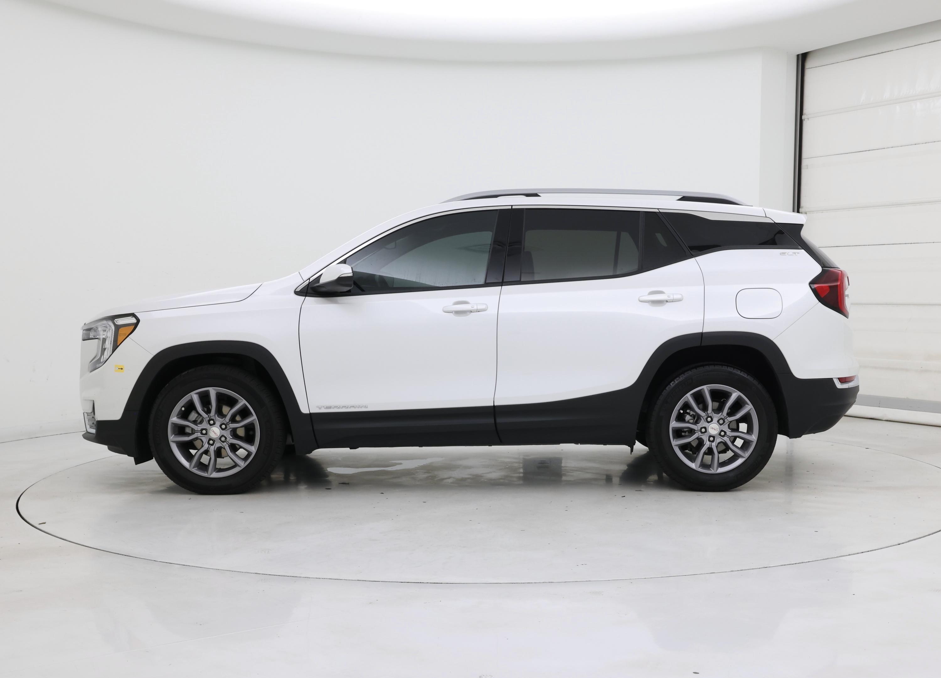 Thumbnail: 2022 GMC Terrain - 3