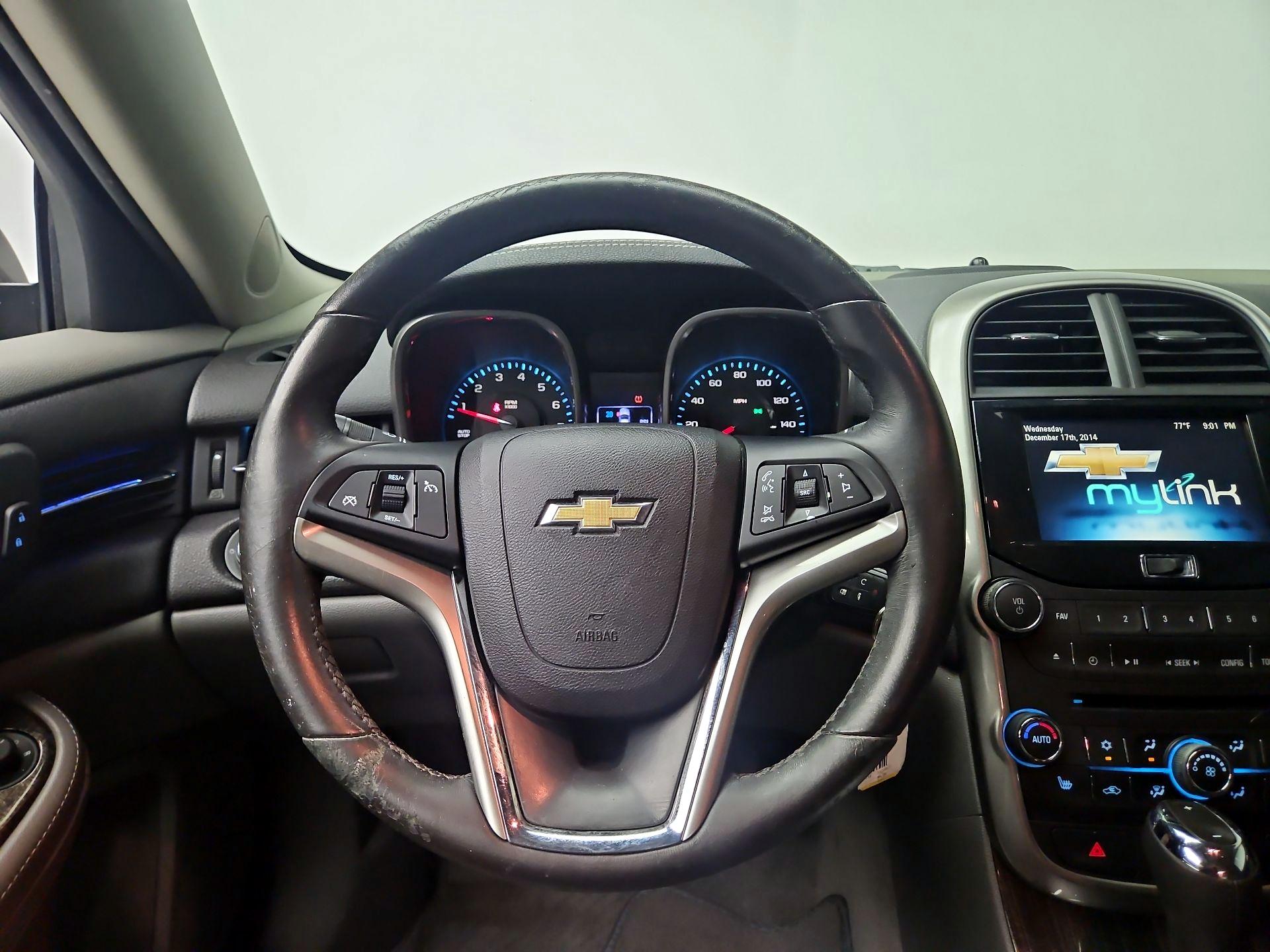 Thumbnail: 2015 Chevrolet Malibu - 10