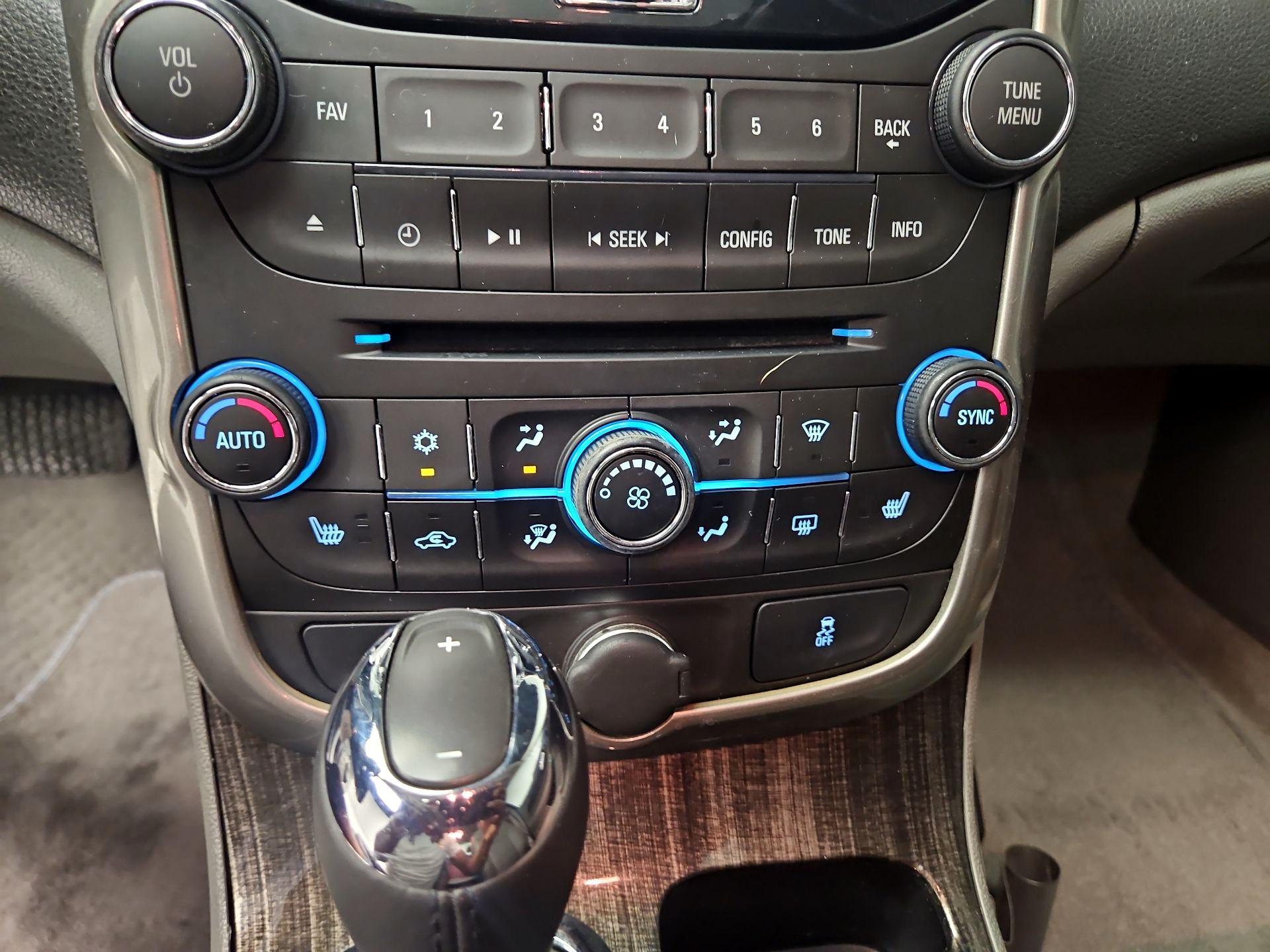 Thumbnail: 2015 Chevrolet Malibu - 16